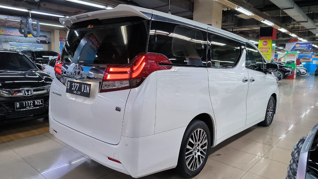 2016 Toyota Alphard 2.5 G A/T 2016 Toyota Alphard 2.5 G A/T