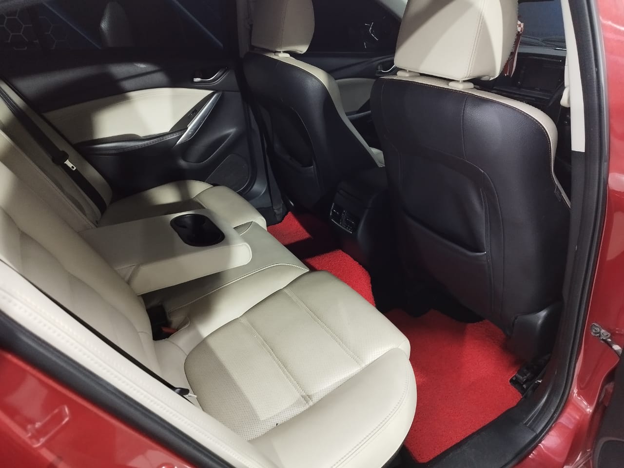 2014 Mazda 6  2.5L Sedan AT 2014 Mazda 6  2.5L Sedan AT