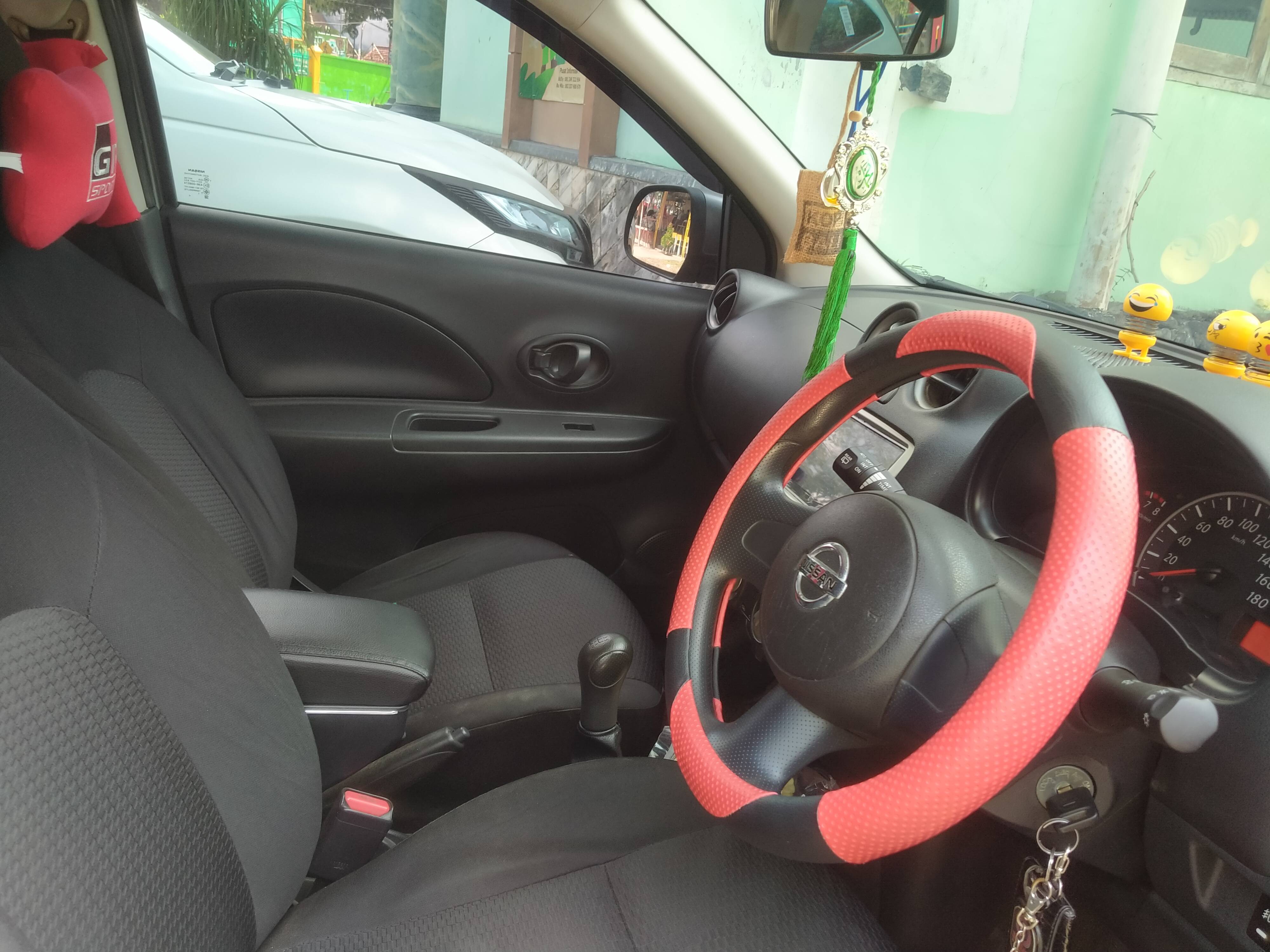 2011 Nissan March  1.2 MT 2011 Nissan March  1.2 MT