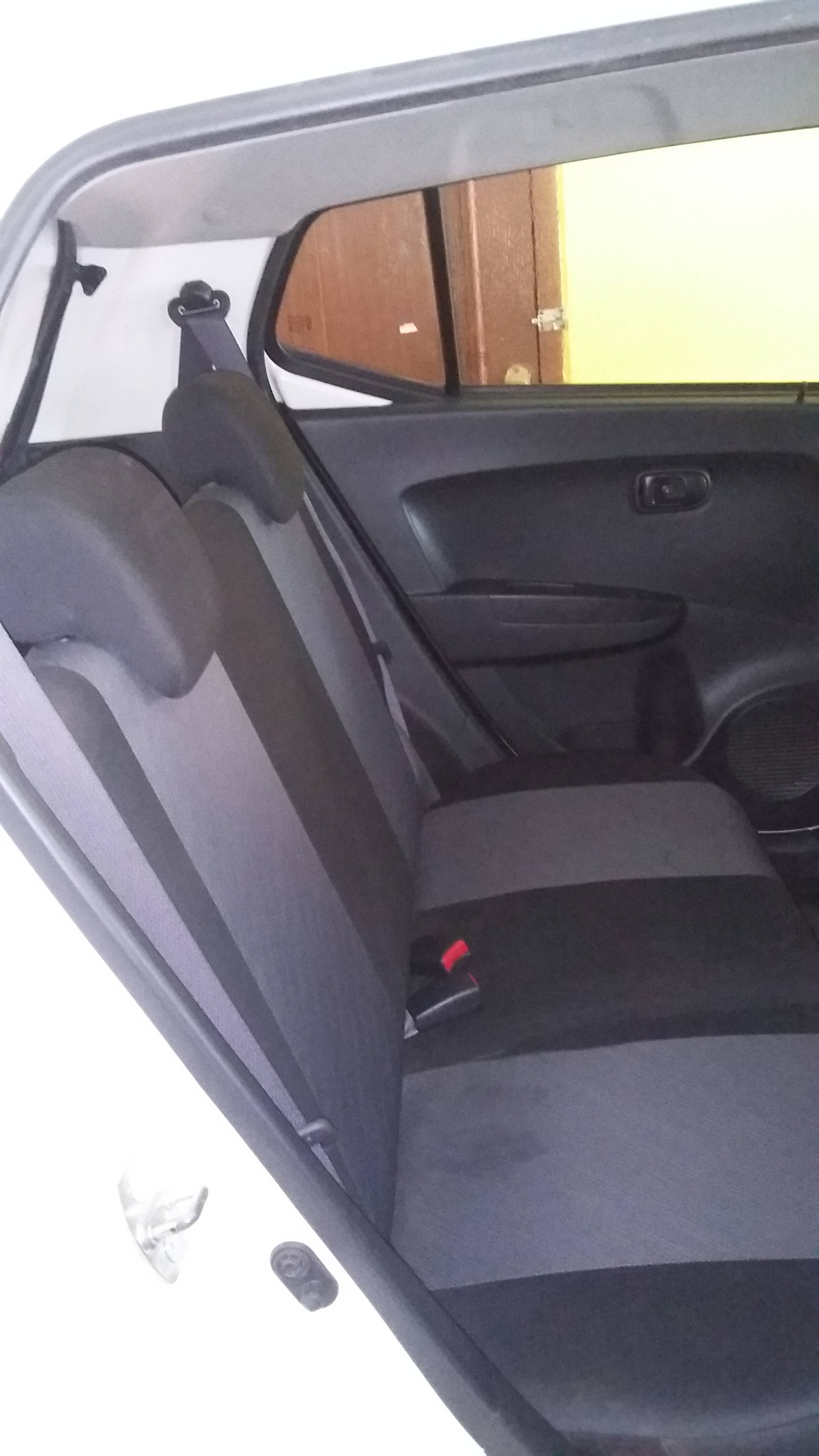 2013 Daihatsu Ayla 1.0L M MT 2013 Daihatsu Ayla 1.0L M MT