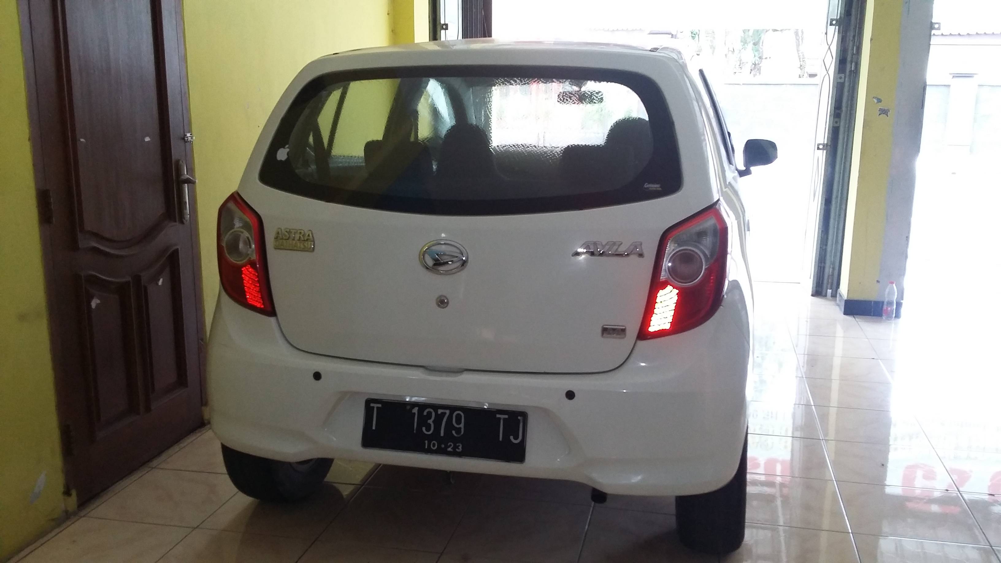 2013 Daihatsu Ayla 1.0L M MT 2013 Daihatsu Ayla 1.0L M MT