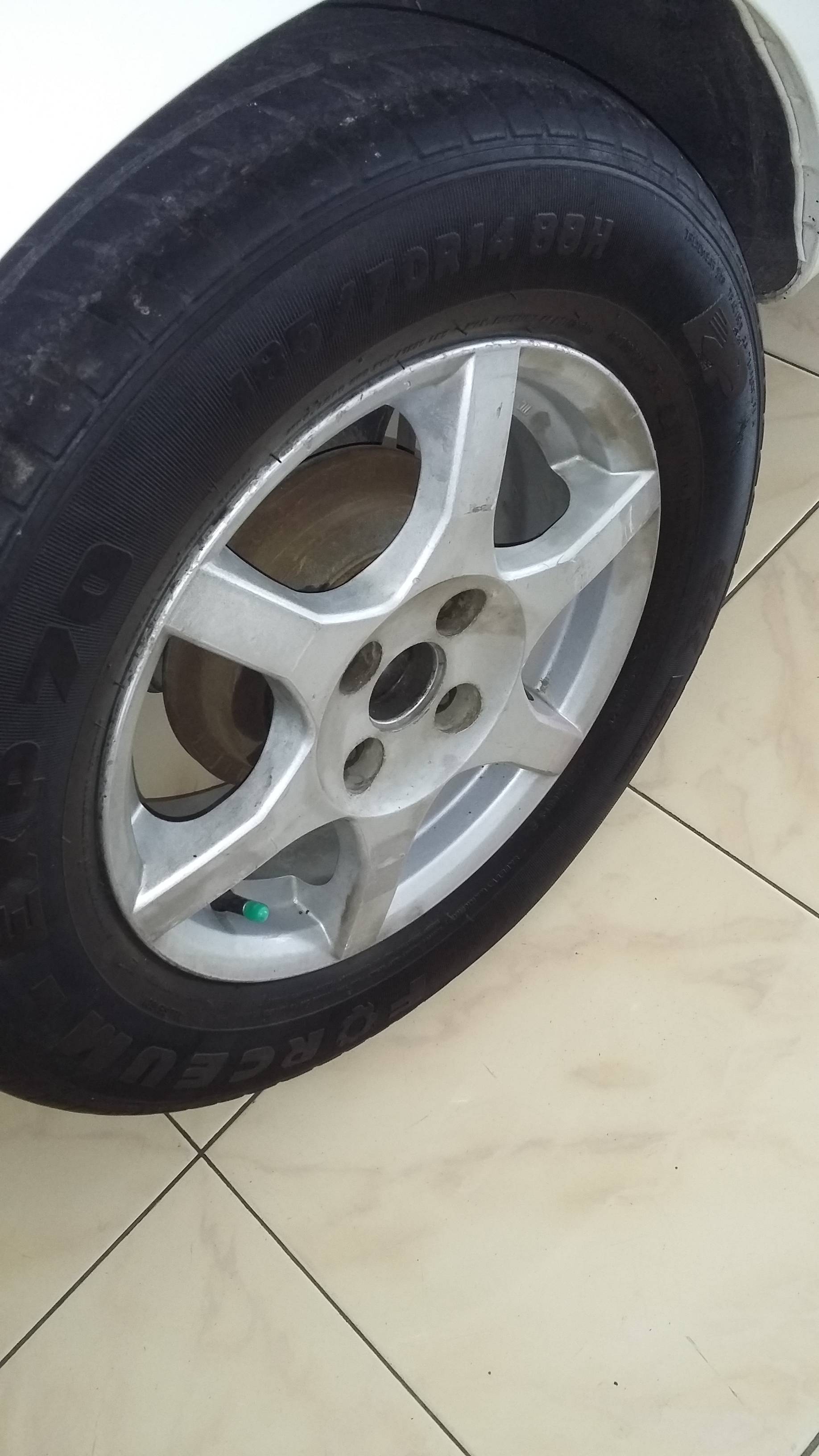 2013 Daihatsu Ayla 1.0L M MT 2013 Daihatsu Ayla 1.0L M MT