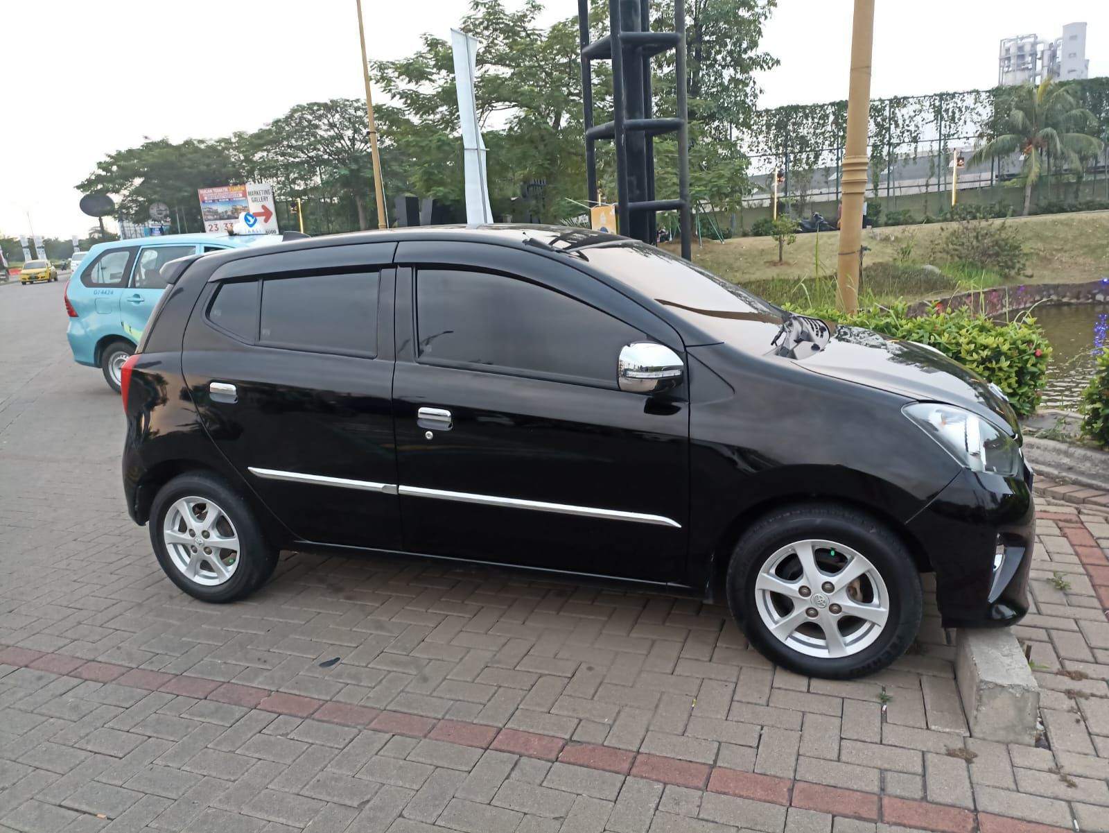 2016 Toyota Agya 1.0L G M/T 2016 Toyota Agya 1.0L G M/T