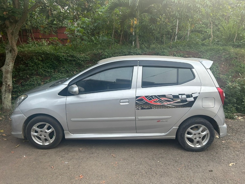 2016 Daihatsu Ayla 