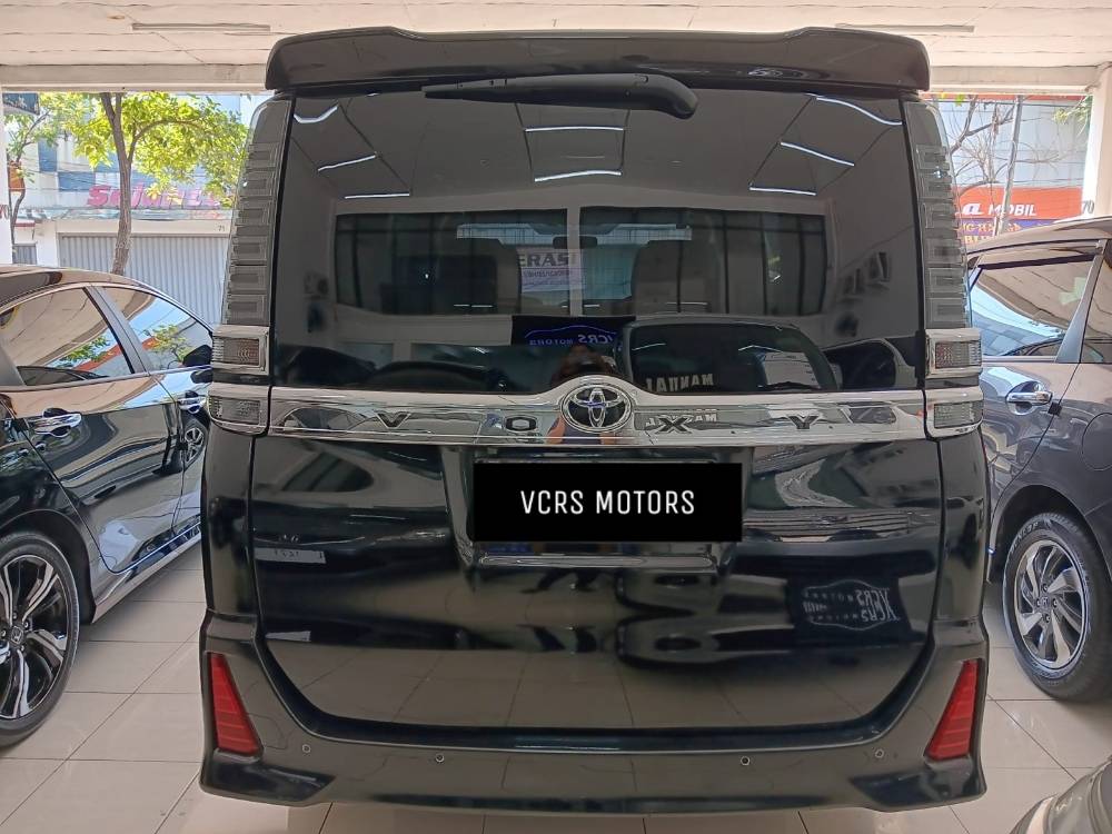 Dijual 2019 Toyota Voxy 2.0 CVT 2.0 CVT Bekas