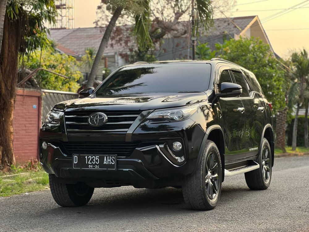 Used 2019 Toyota Fortuner 2.4 VRZ AT 4x4 2.4 VRZ AT 4x4 for sale