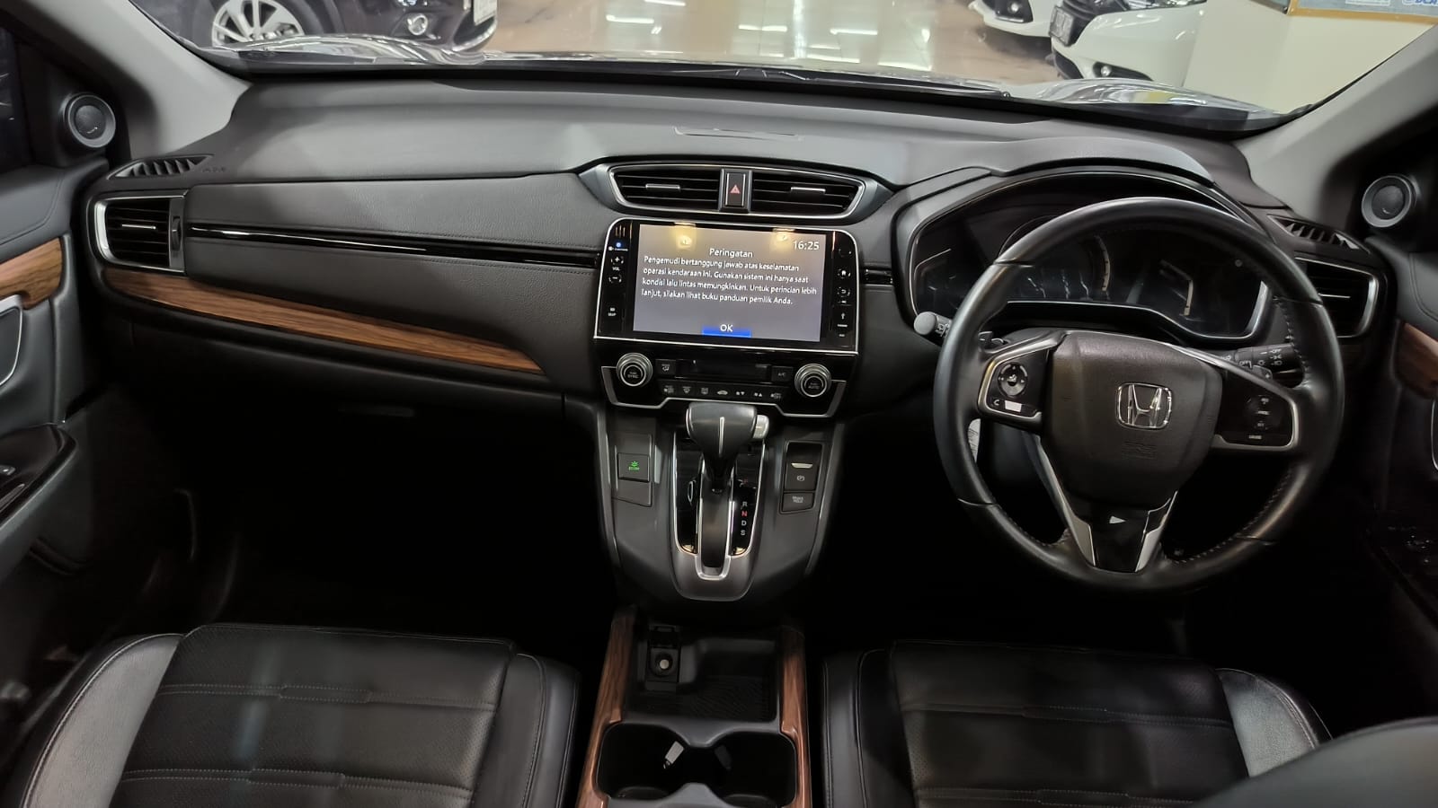 2017 Honda CRV  1.5 TURBO PRESTIGE 2017 Honda CRV  1.5 TURBO PRESTIGE