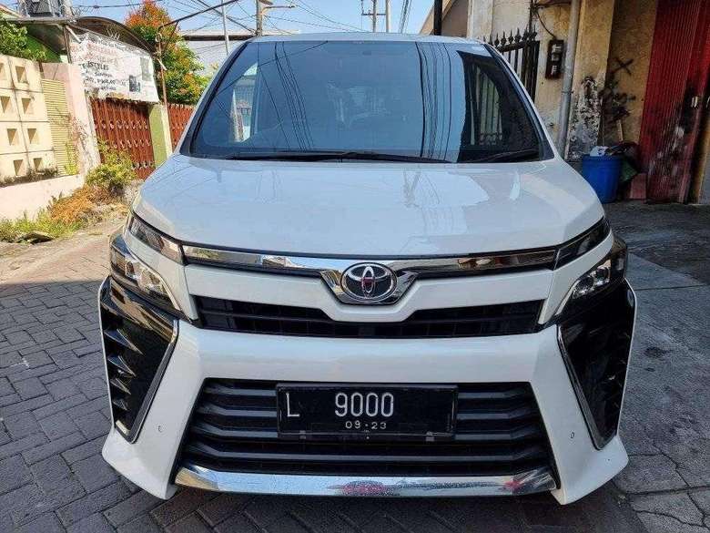 2018 Toyota Voxy 2.0L AT Bekas 2018 Toyota Voxy 2.0L AT Bekas