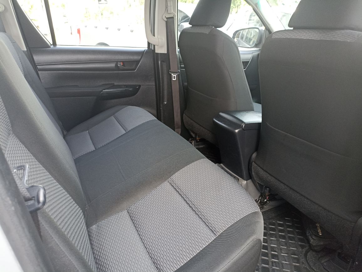 2018 Toyota Hilux Double Cabin E 2.5L MT 2018 Toyota Hilux Double Cabin E 2.5L MT