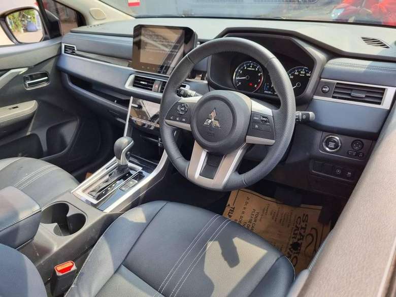 2022 Mitsubishi Xpander Cross Premium CVT 2022 Mitsubishi Xpander Cross Premium CVT