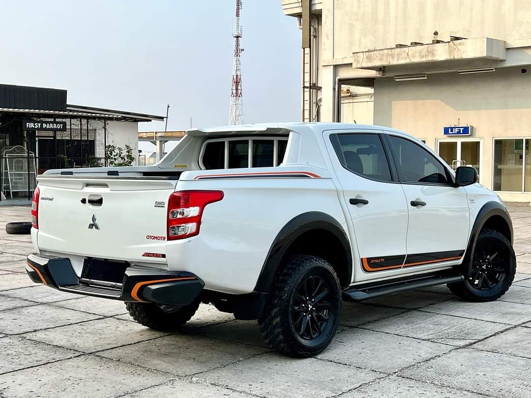 2018 Mitsubishi Triton  TRITON 2.5 4X4 ATHLETE 2018 Mitsubishi Triton  TRITON 2.5 4X4 ATHLETE