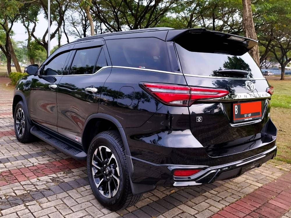 Old 2021 Toyota Fortuner 2.4 GR Sport AT 2.4 GR Sport AT