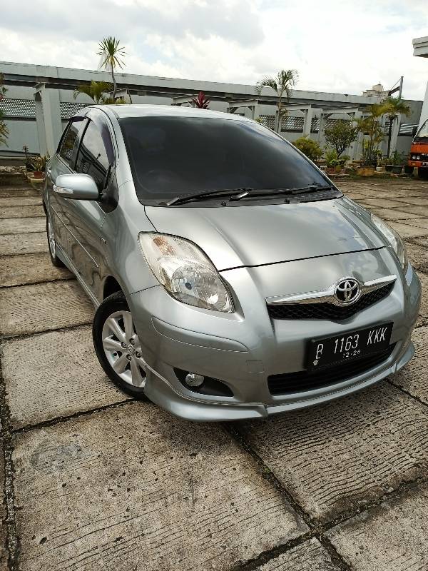 Old 2011 Toyota Yaris  S Limited AT S Limited AT