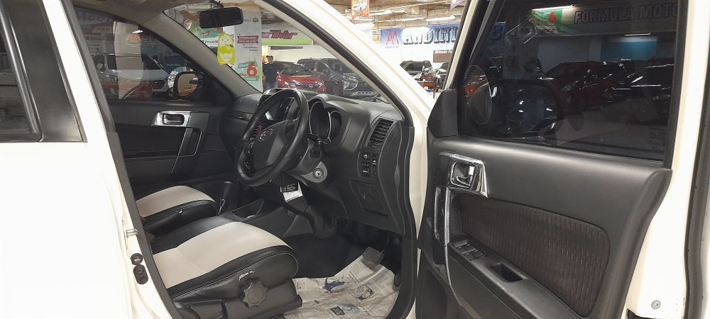Old 2016 Daihatsu Terios R AT Custom R AT Custom