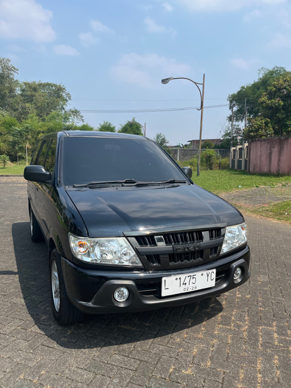 Second Hand 2017 Isuzu Panther Second Hand 2017 Isuzu Panther