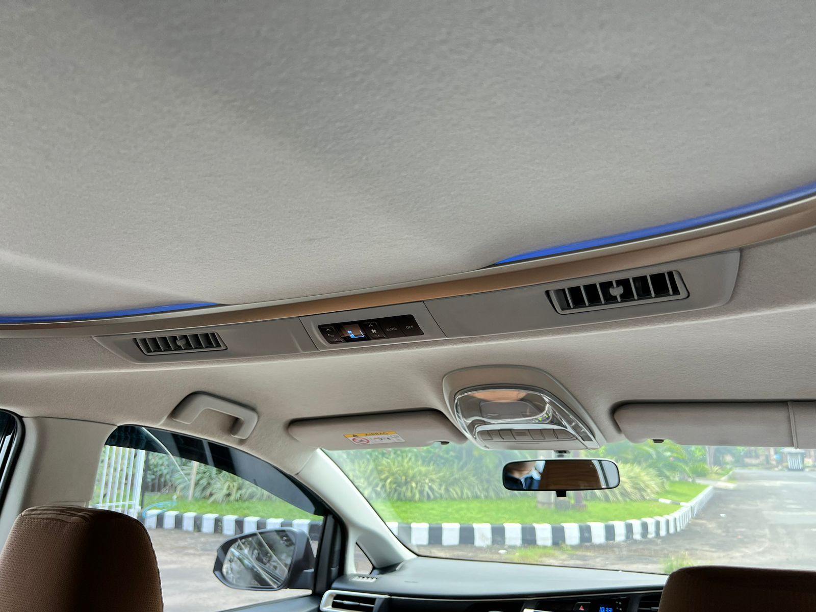 2019 Toyota Kijang Innova REBORN 2.0 V AT 2019 Toyota Kijang Innova REBORN 2.0 V AT