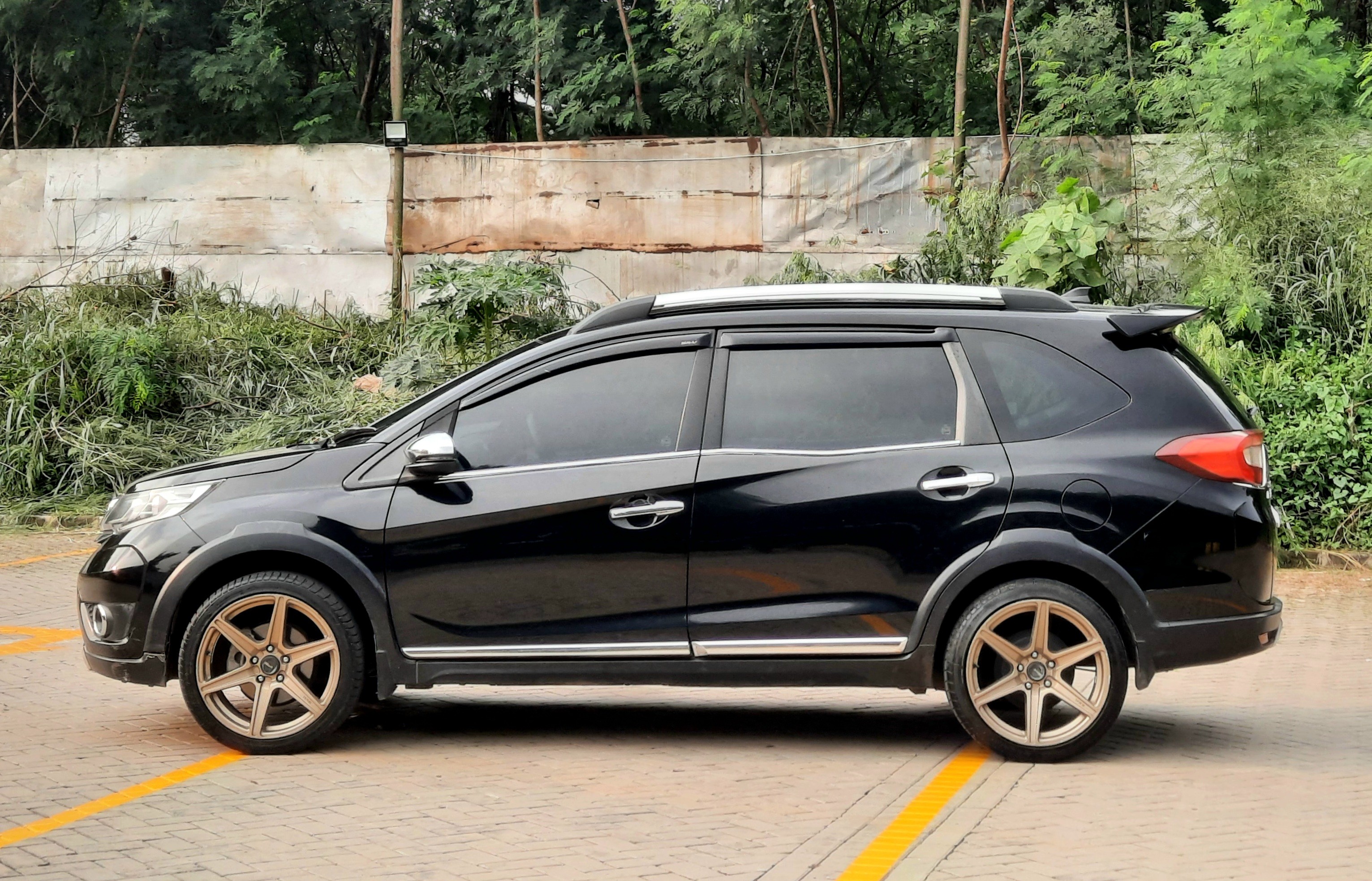 2016 Honda BRV  1.5 E CVT CKD 2016 Honda BRV  1.5 E CVT CKD