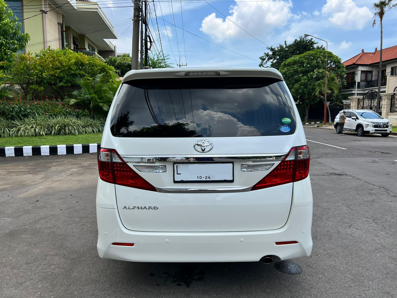 2013 Toyota Alphard  SC 2.4 AT 2013 Toyota Alphard  SC 2.4 AT