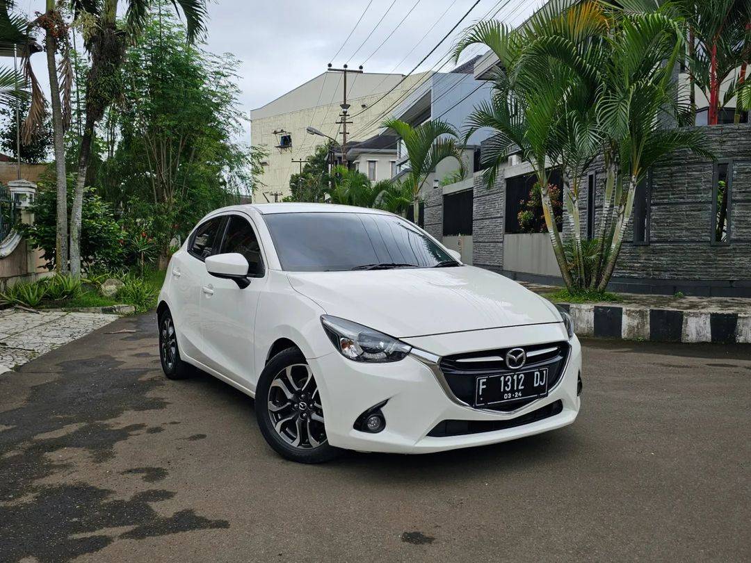 Second Hand 2015 Mazda 2 R AT