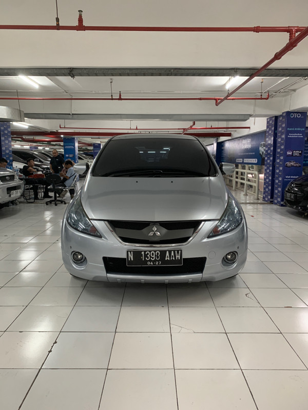 2010 Mitsubishi Grandis Bekas 2010 Mitsubishi Grandis Bekas
