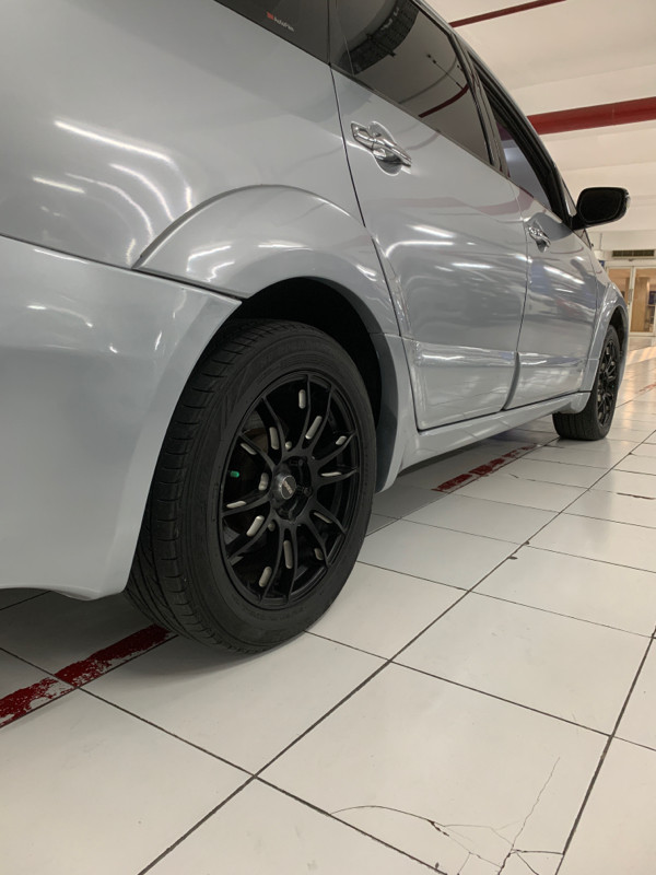 2010 Mitsubishi Grandis 2010 Mitsubishi Grandis