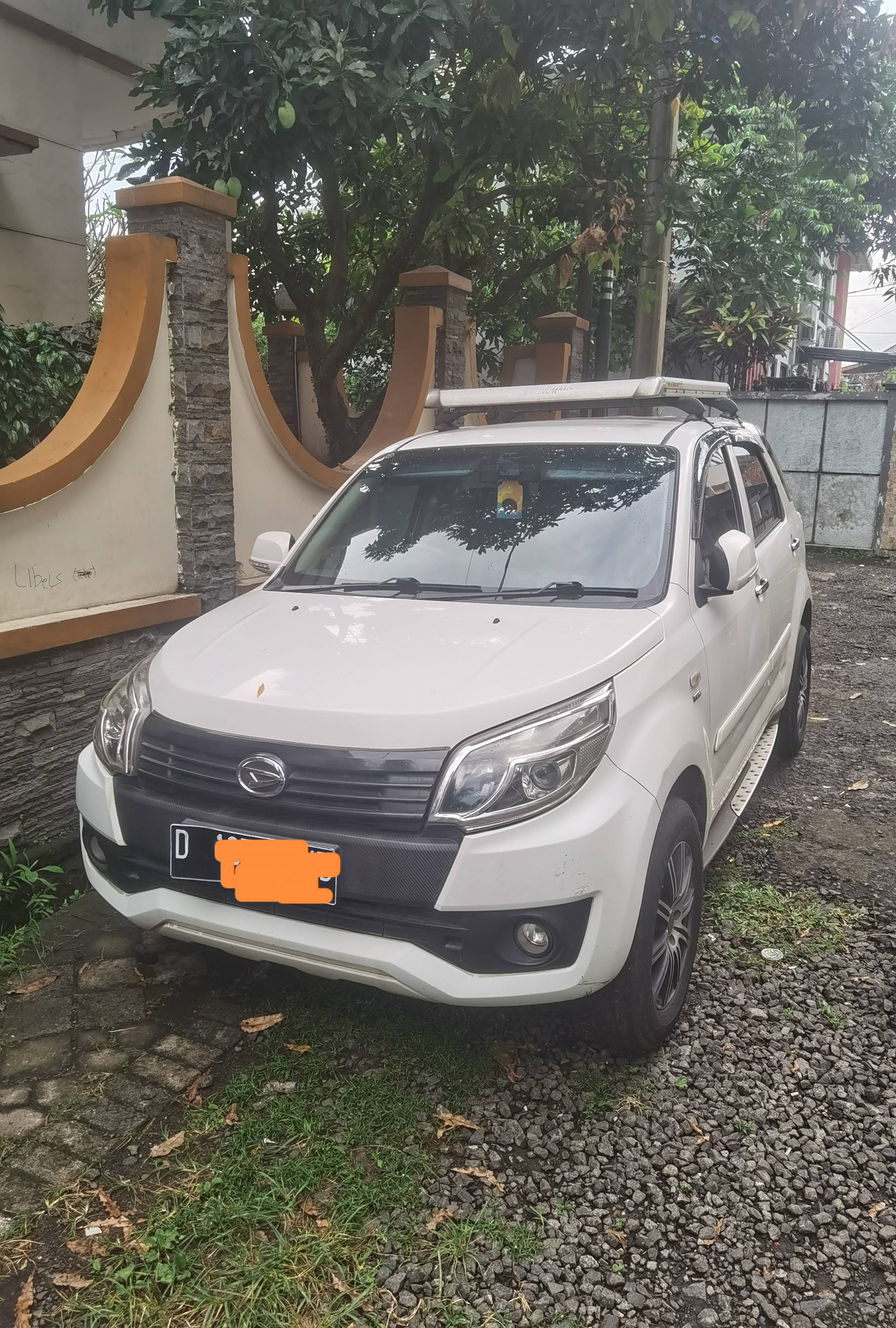 Second Hand 2015 Daihatsu Terios Second Hand 2015 Daihatsu Terios