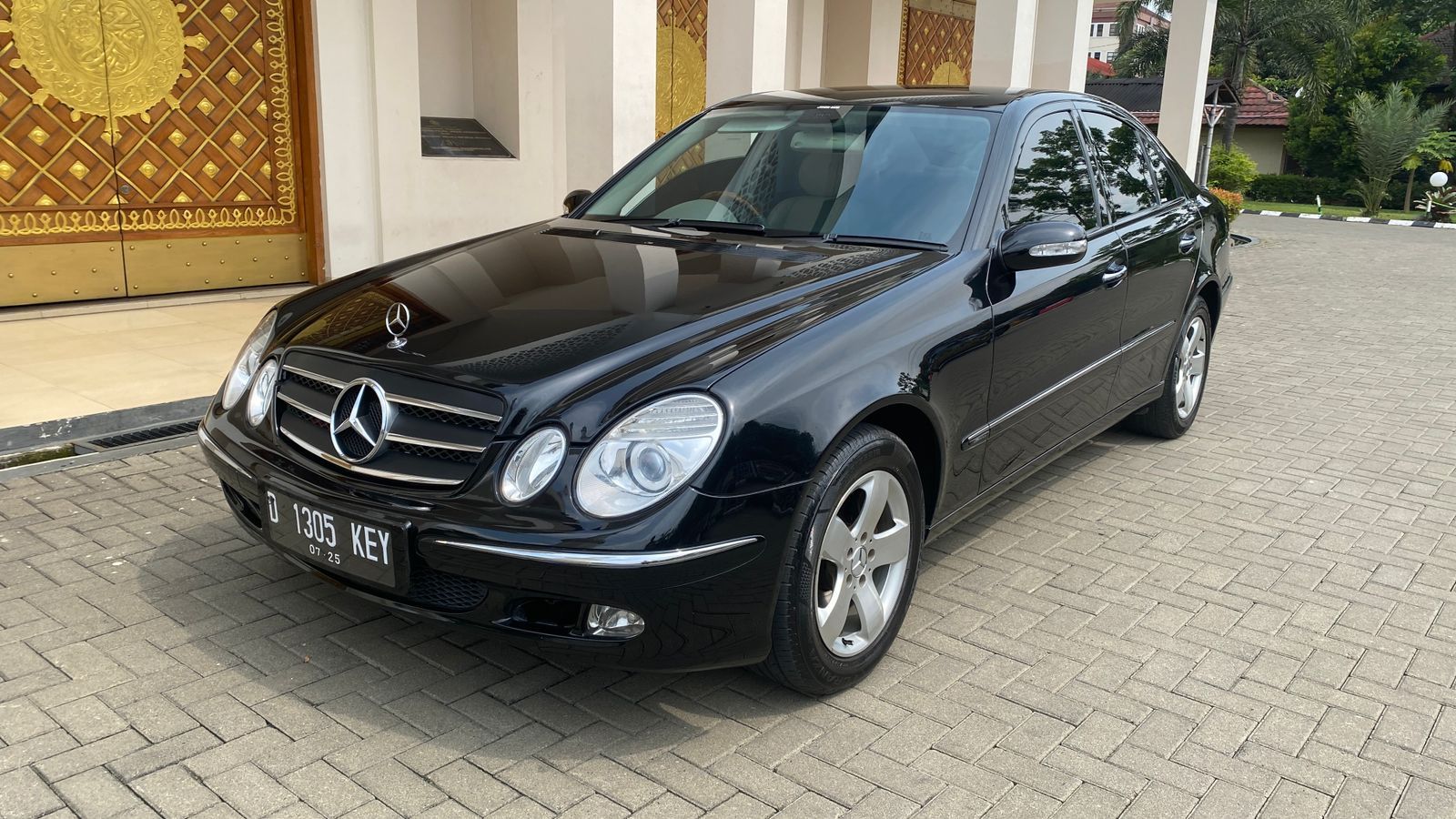 2003 Mercedes Benz E-Class E 240 Elegance Bekas 2003 Mercedes Benz E-Class E 240 Elegance Bekas