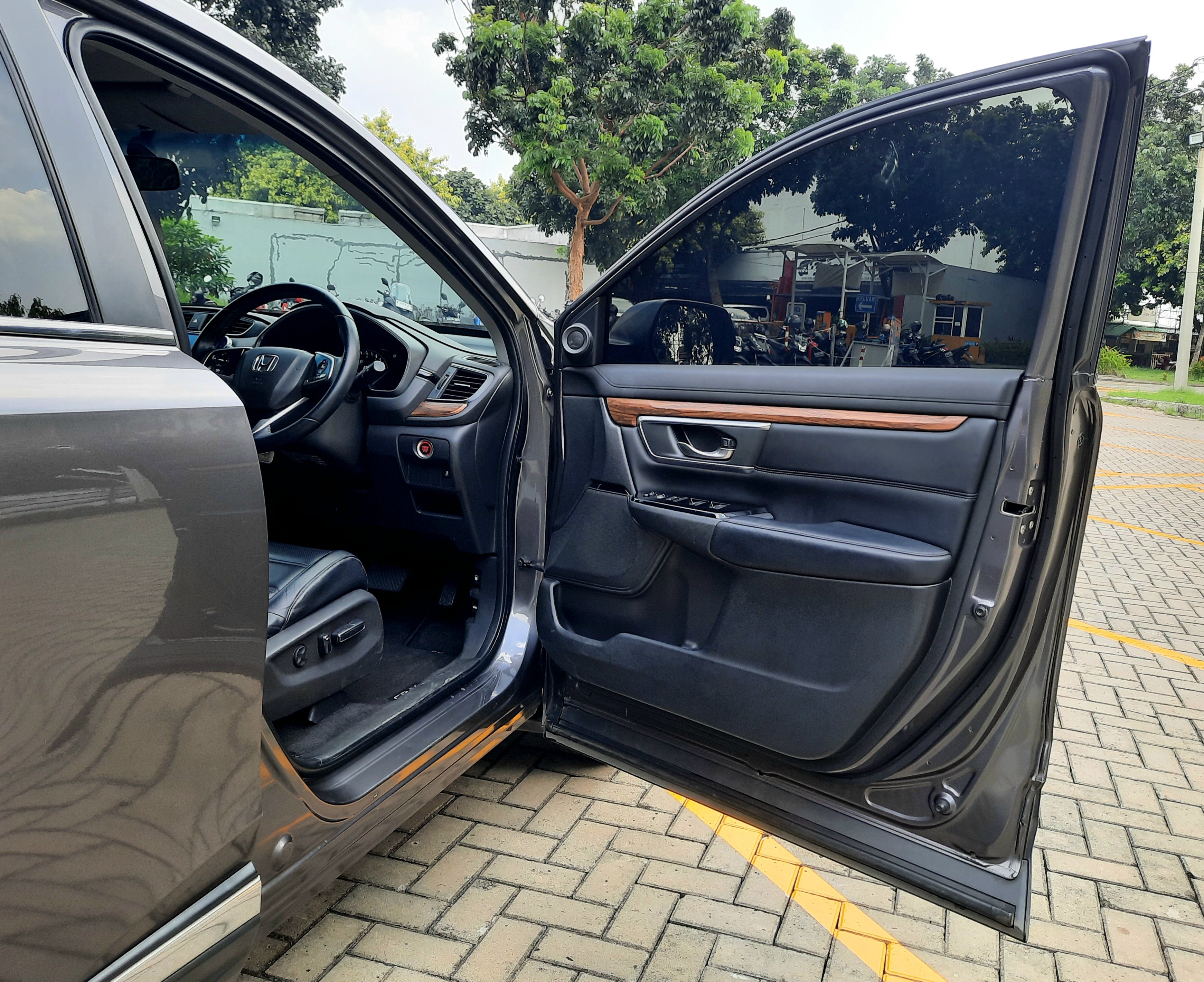 2017 Honda CR-V  1.5L Turbo 2017 Honda CR-V  1.5L Turbo