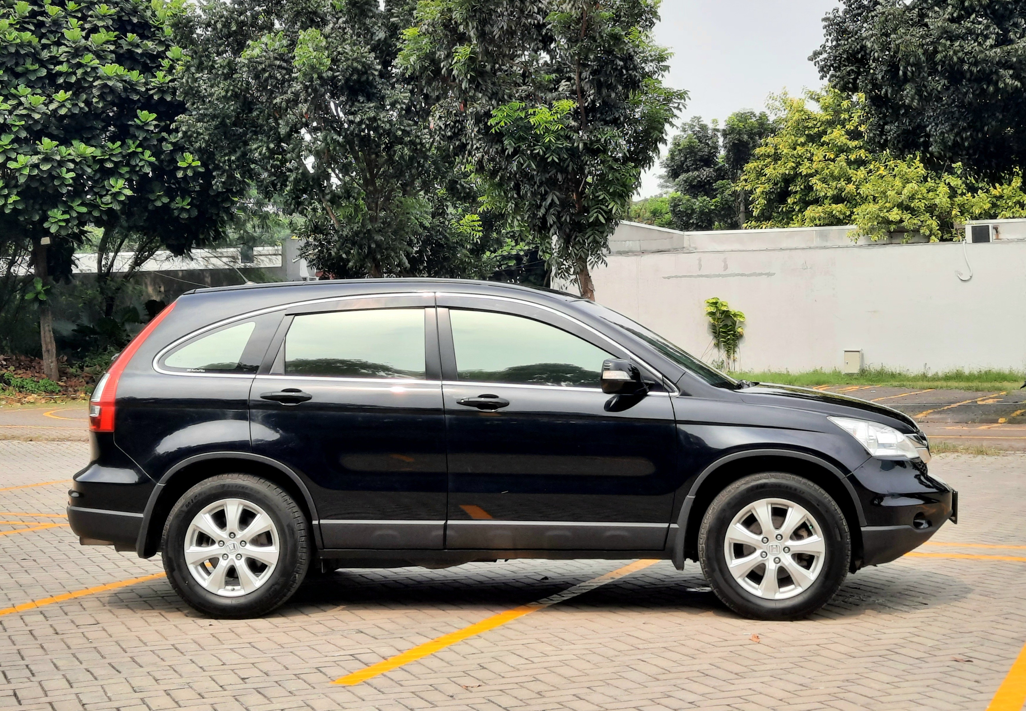 2010 Honda CR-V  2.0L AT 2010 Honda CR-V  2.0L AT