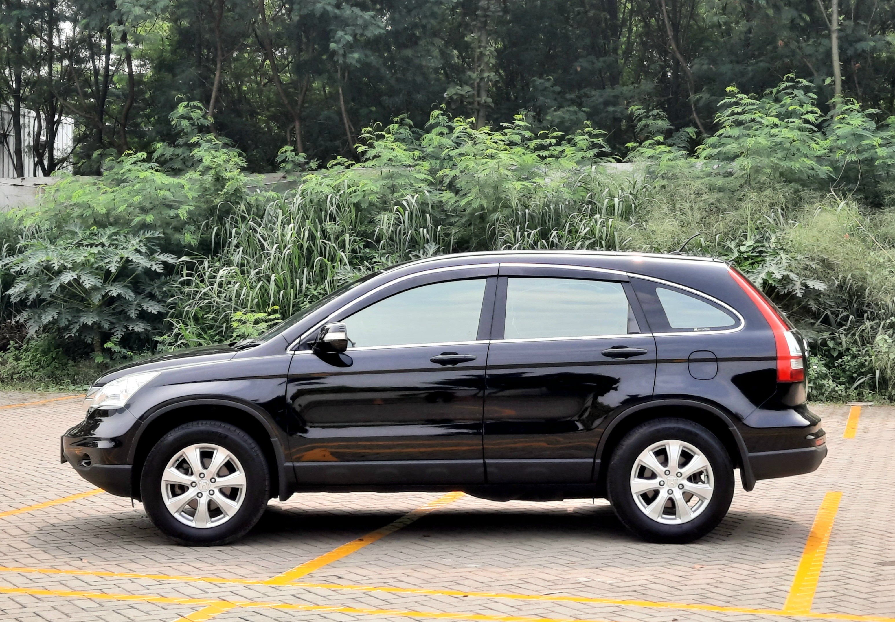 2010 Honda CR-V  2.0L AT 2010 Honda CR-V  2.0L AT