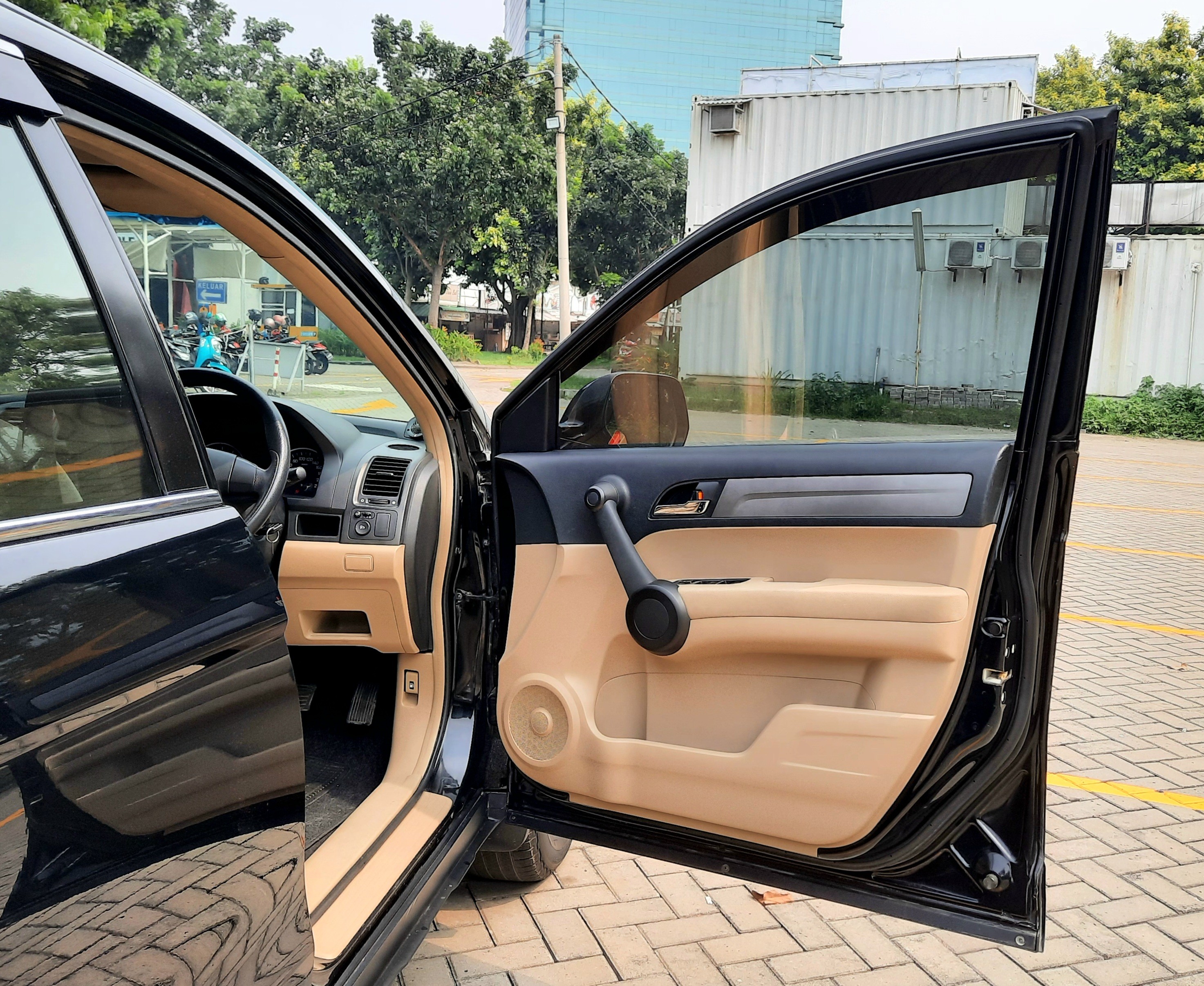 2010 Honda CR-V  2.0L AT 2010 Honda CR-V  2.0L AT