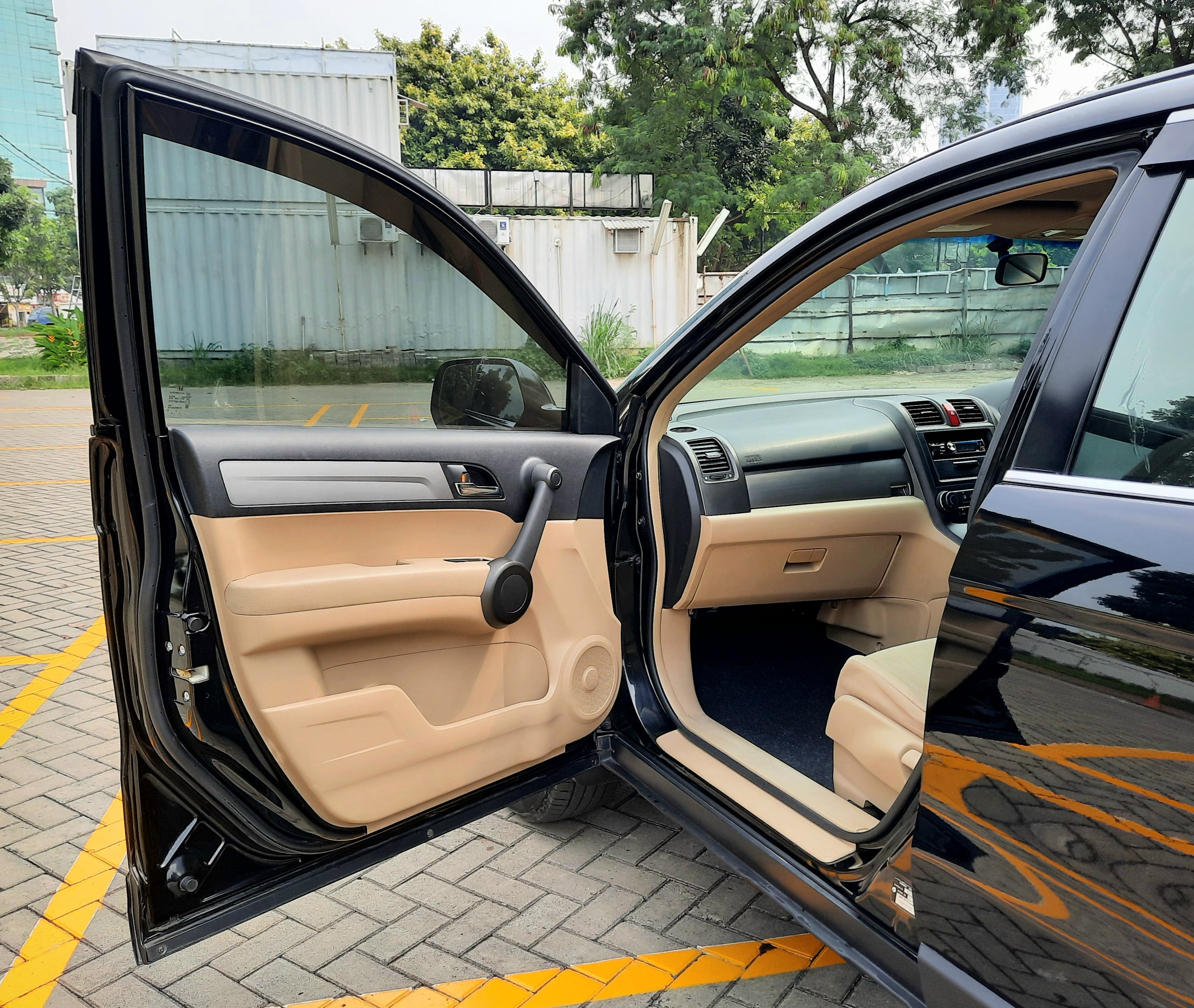 2010 Honda CR-V  2.0L AT 2010 Honda CR-V  2.0L AT