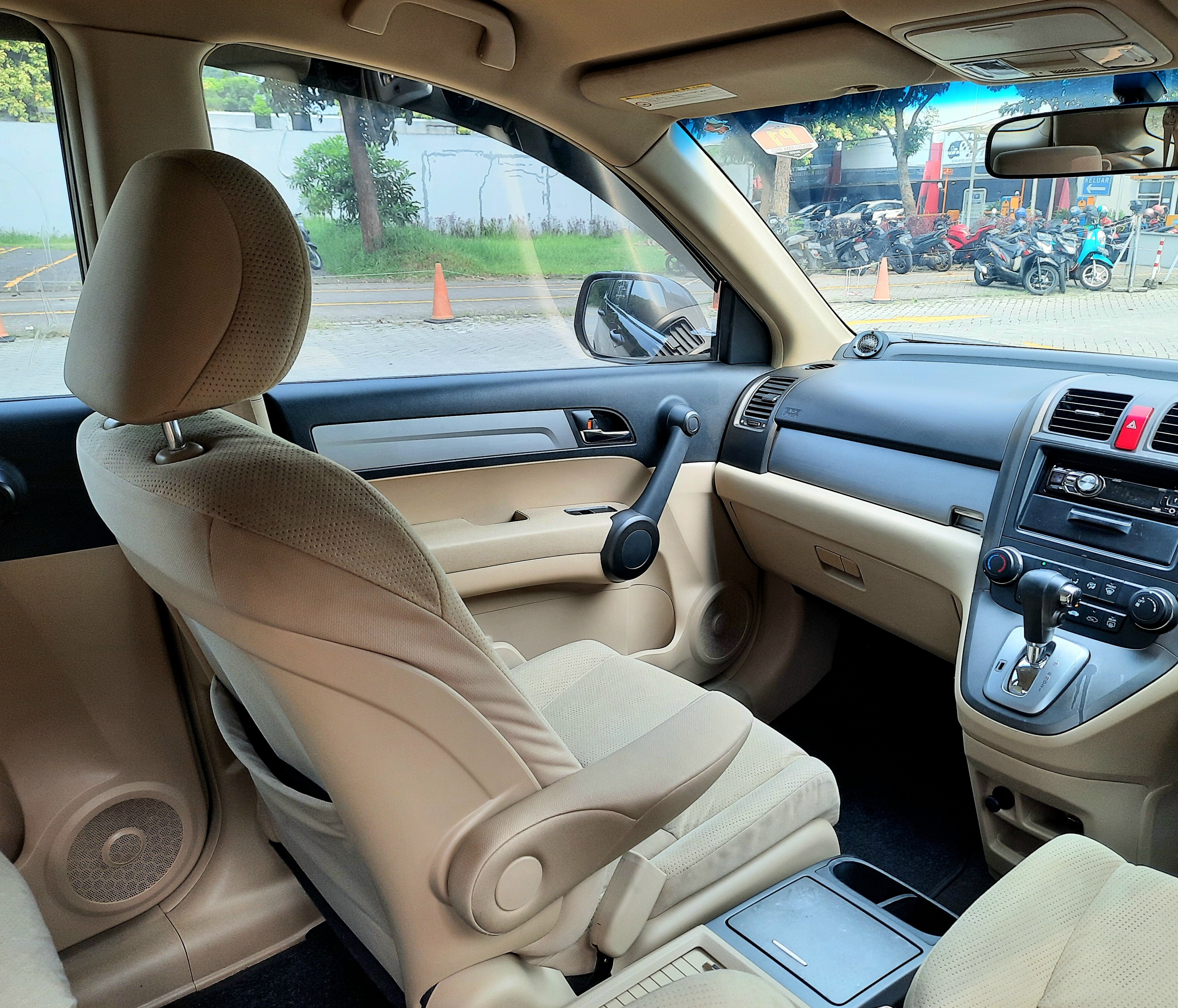 2010 Honda CR-V  2.0L AT 2010 Honda CR-V  2.0L AT