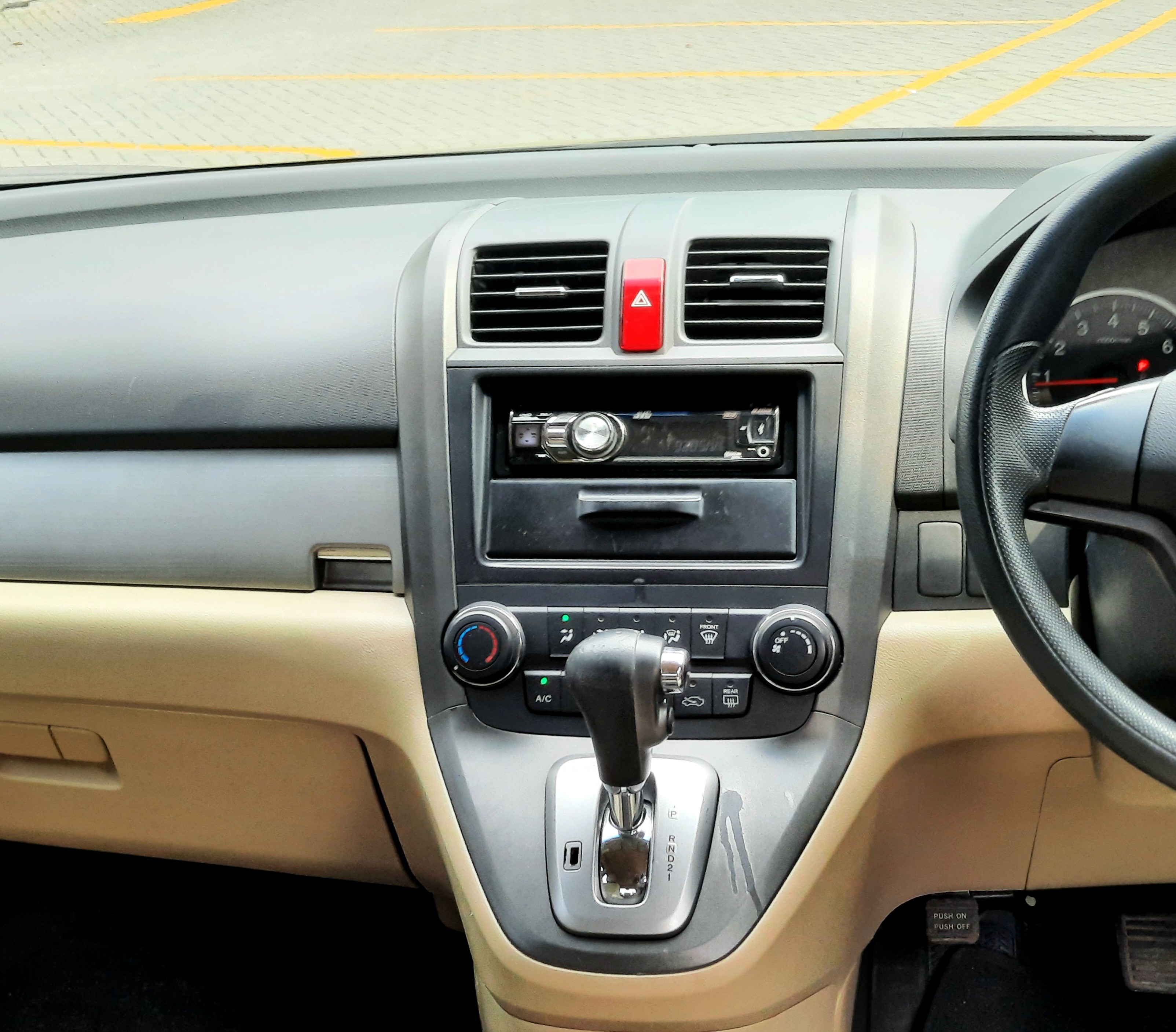 2010 Honda CR-V  2.0L AT 2010 Honda CR-V  2.0L AT