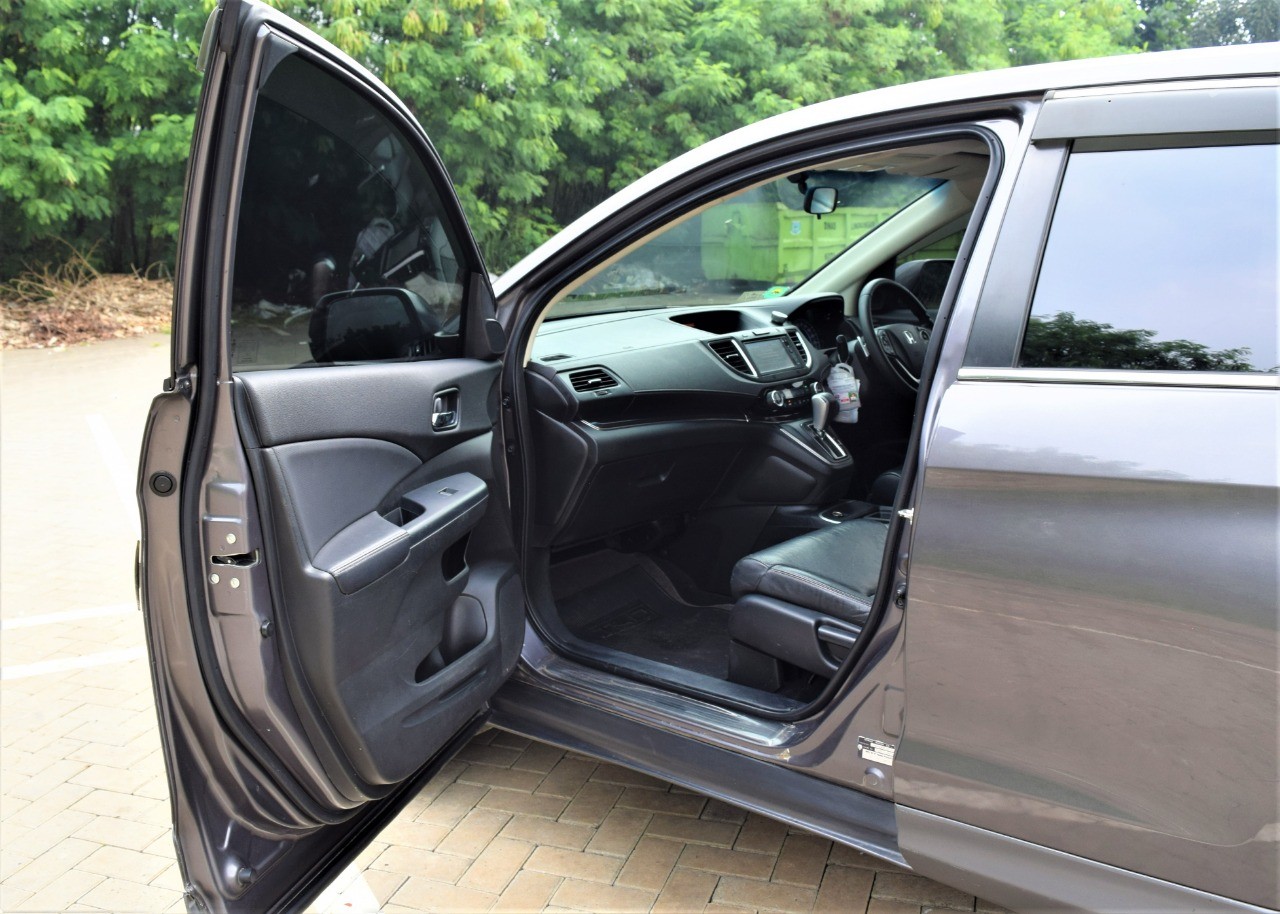 2015 Honda CR-V  2.4L Prestige AT 2015 Honda CR-V  2.4L Prestige AT