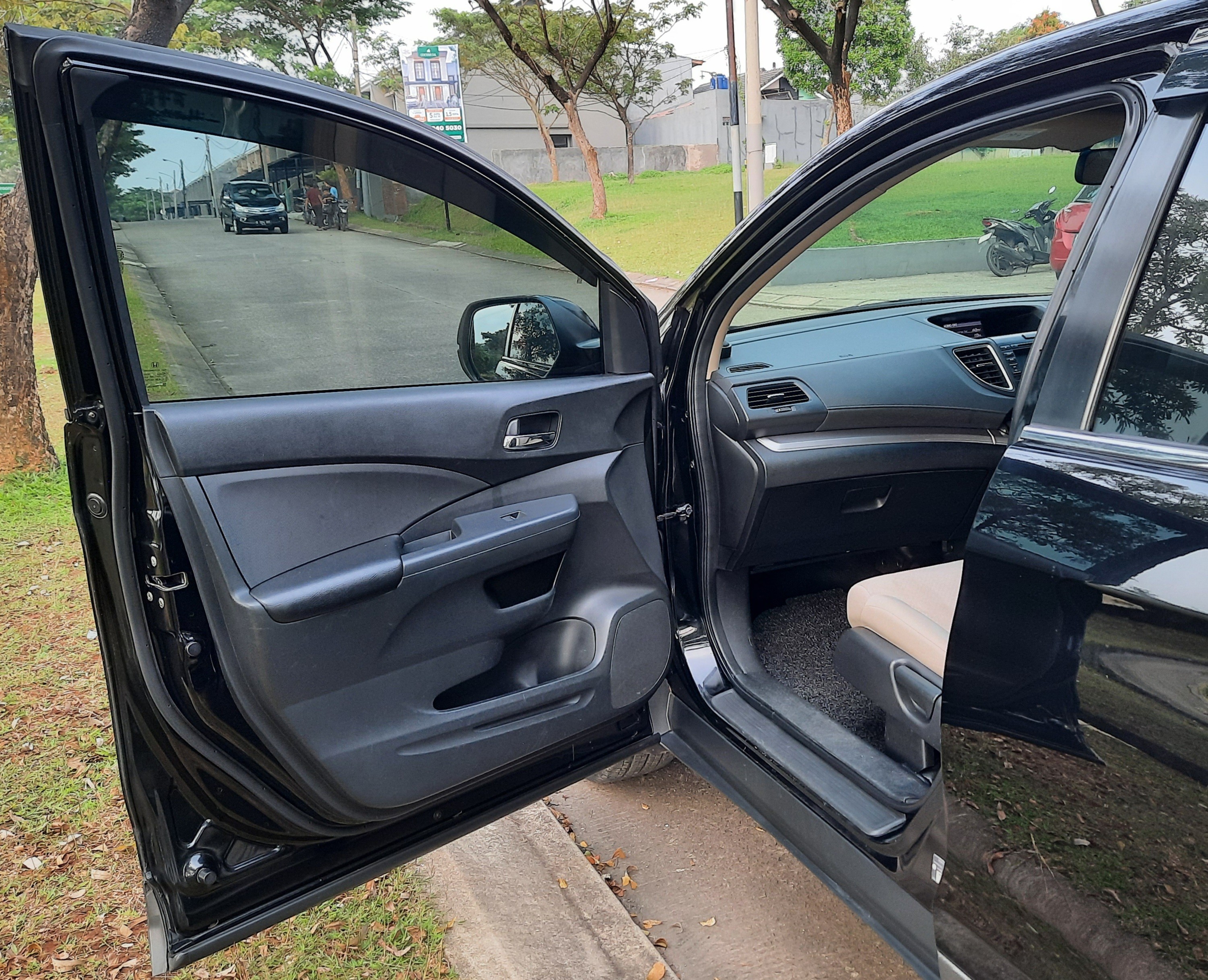 2016 Honda CR-V  2.0L AT 2016 Honda CR-V  2.0L AT