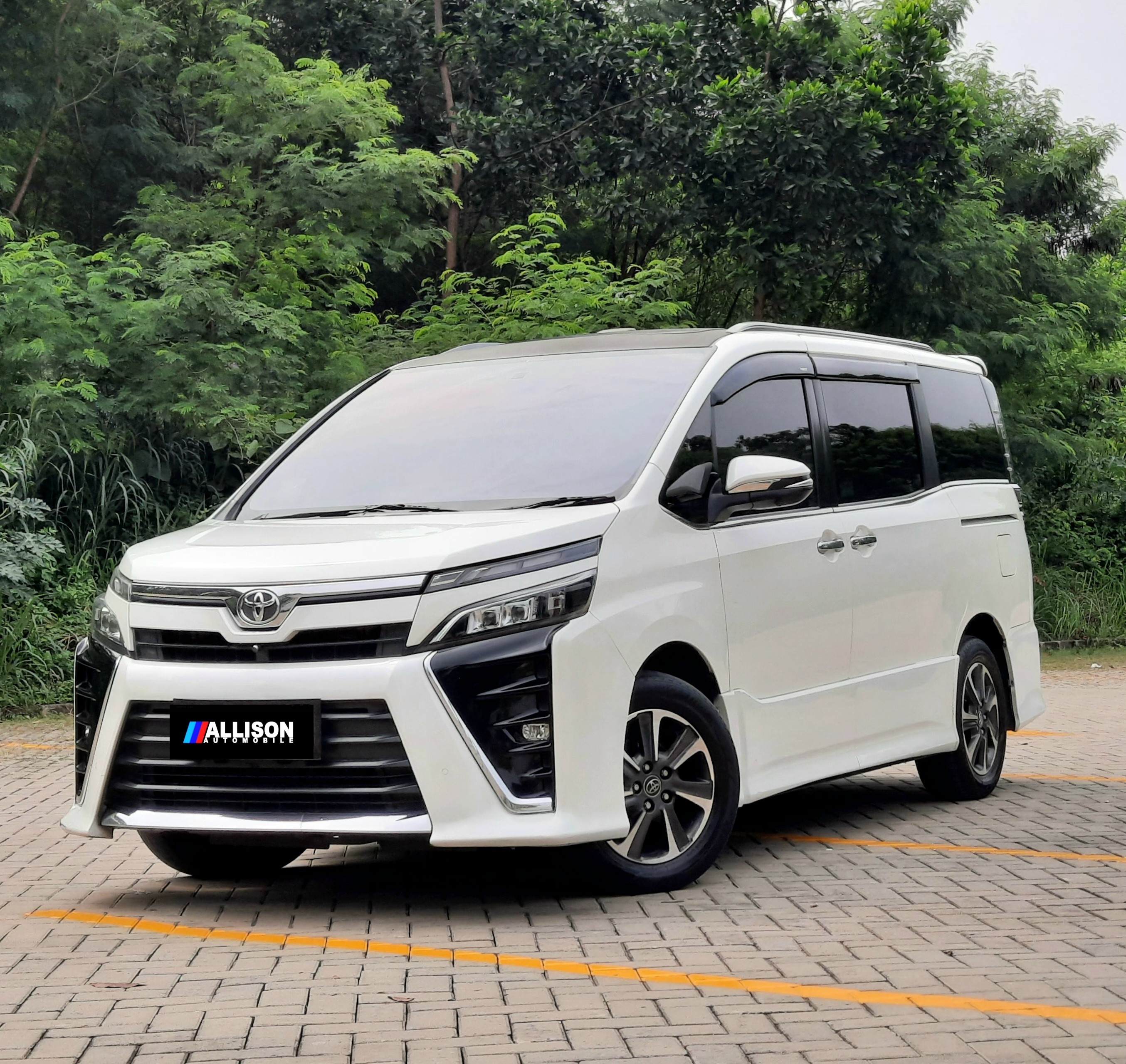 2018 Toyota Voxy 2.0 CVT 2018 Toyota Voxy 2.0 CVT