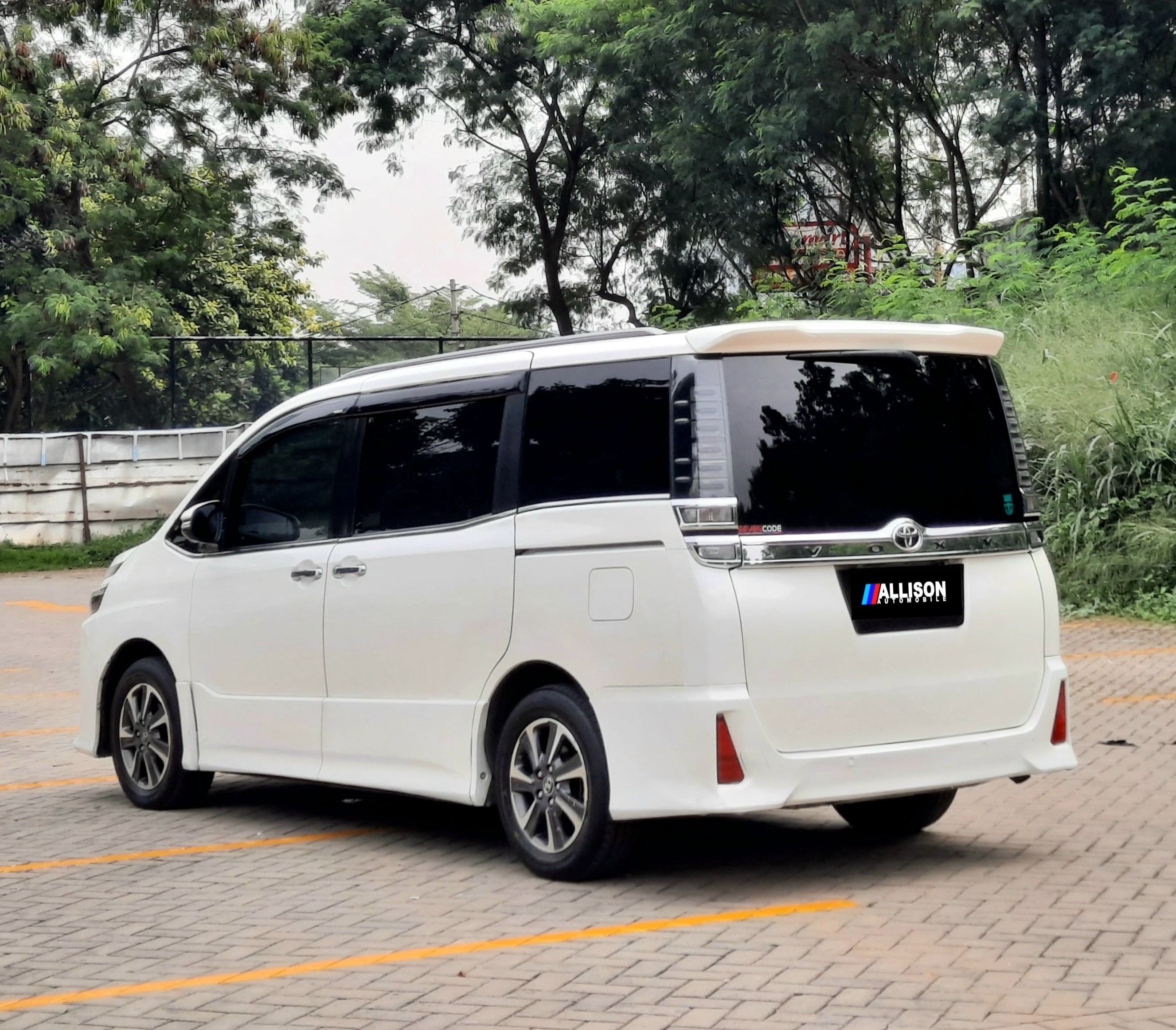 2018 Toyota Voxy 2.0 CVT 2018 Toyota Voxy 2.0 CVT