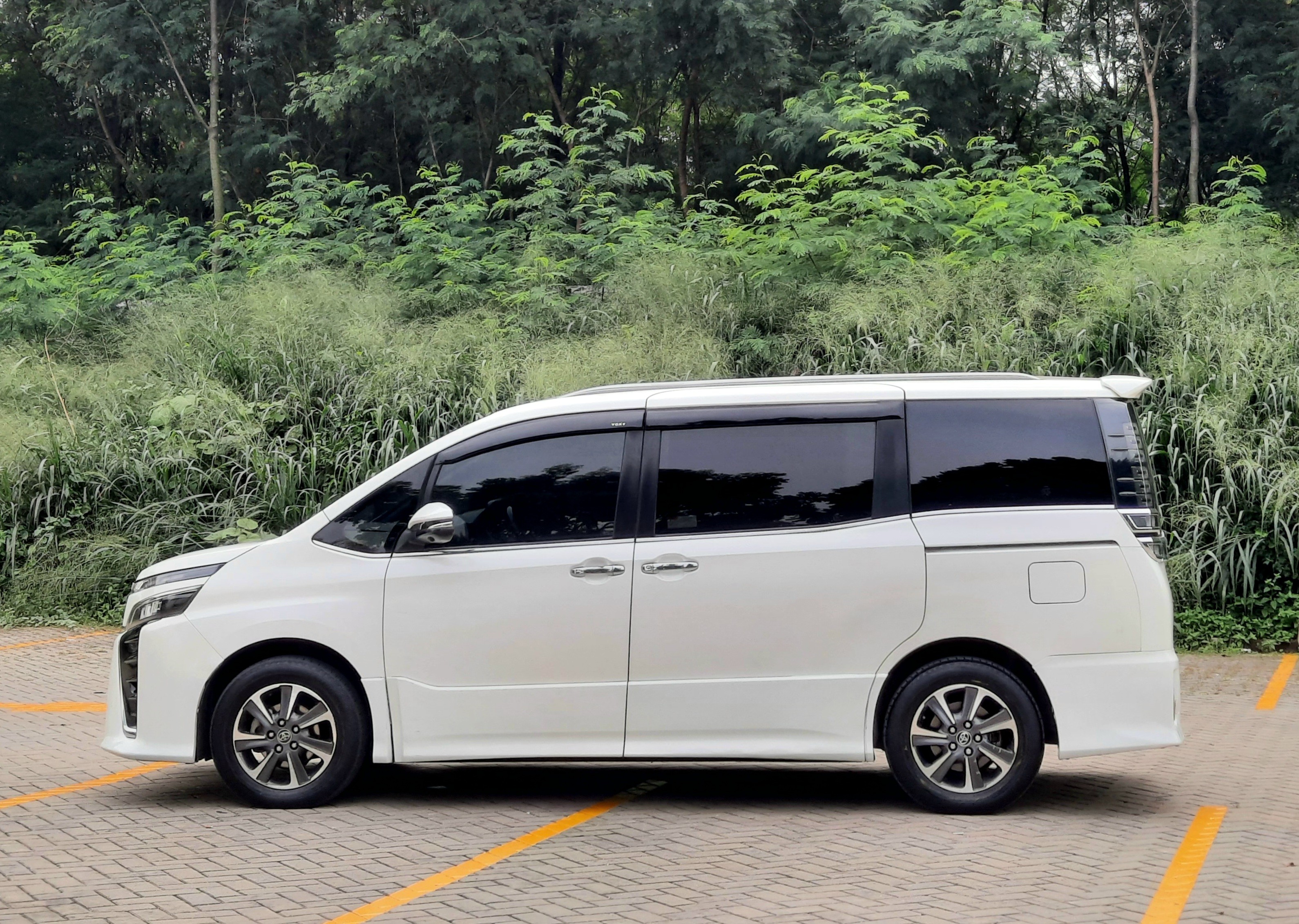 2018 Toyota Voxy 2.0 CVT 2018 Toyota Voxy 2.0 CVT