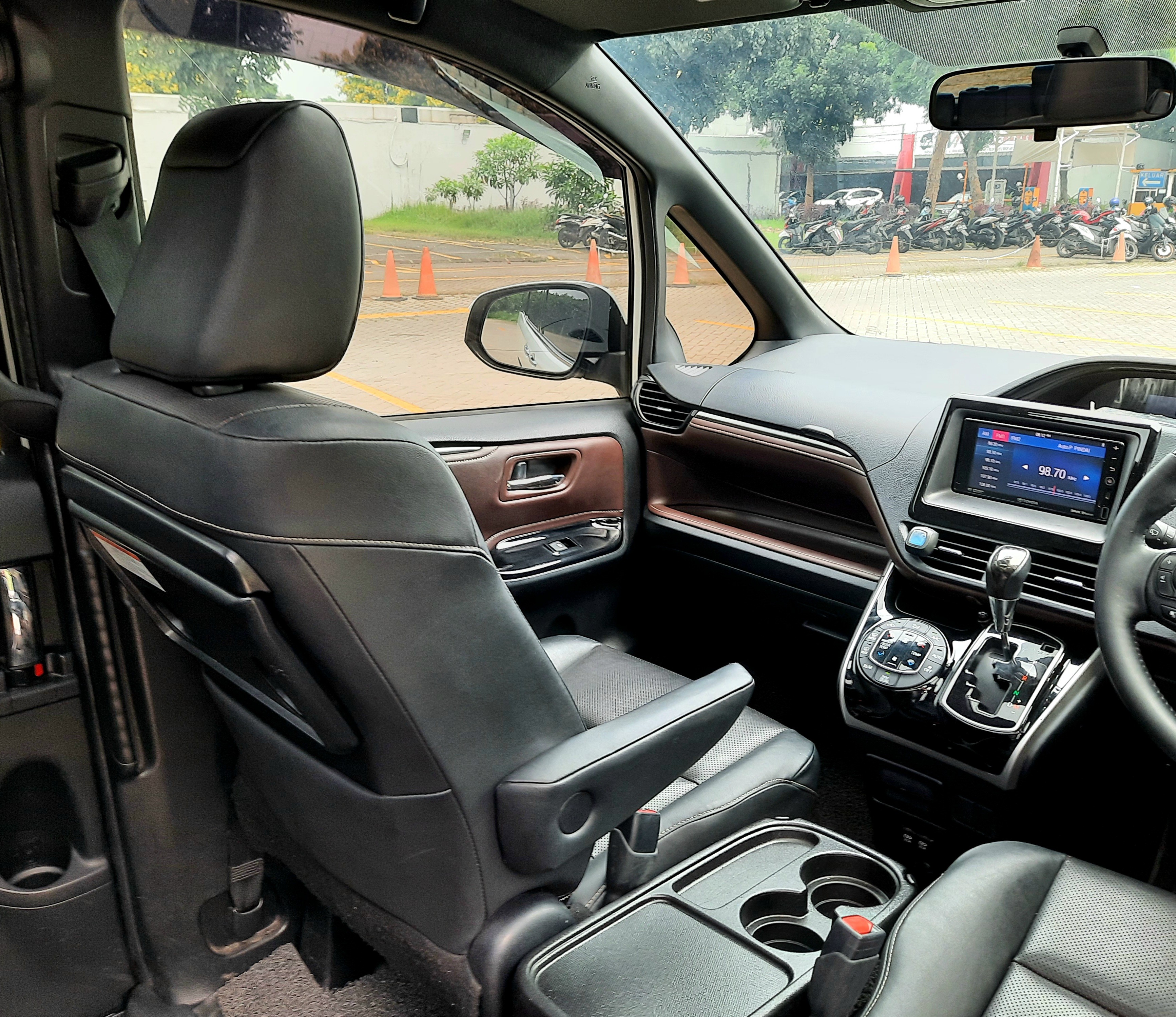 2018 Toyota Voxy 2.0 CVT 2018 Toyota Voxy 2.0 CVT