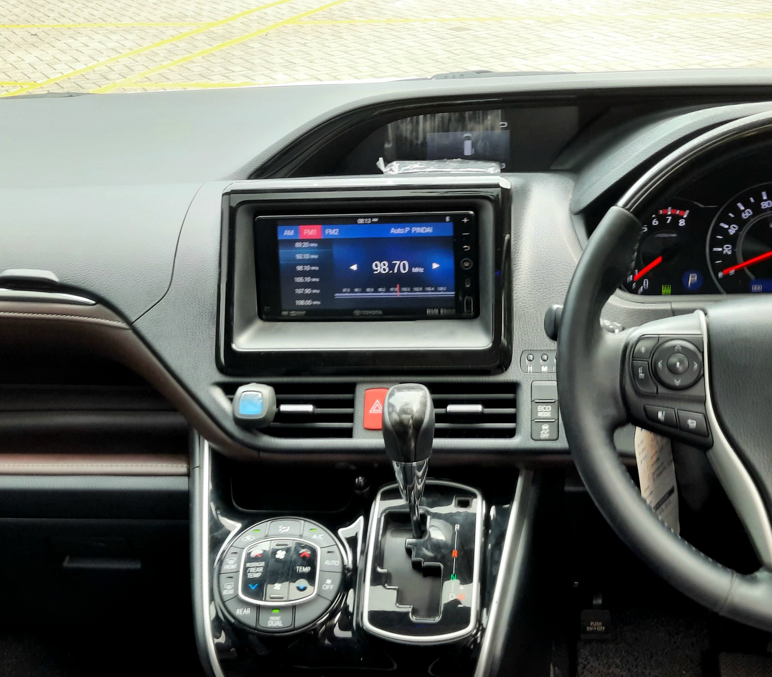 2018 Toyota Voxy 2.0 CVT 2018 Toyota Voxy 2.0 CVT