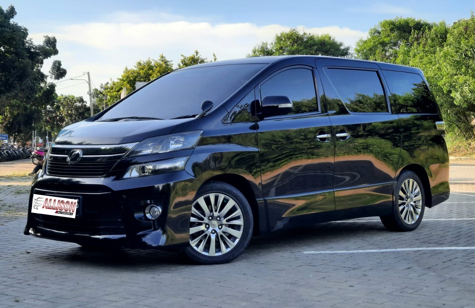 2013 Toyota Alphard Vellfire 2.4 Z A/T GOLDEN EYES 2013 Toyota Alphard Vellfire 2.4 Z A/T GOLDEN EYES