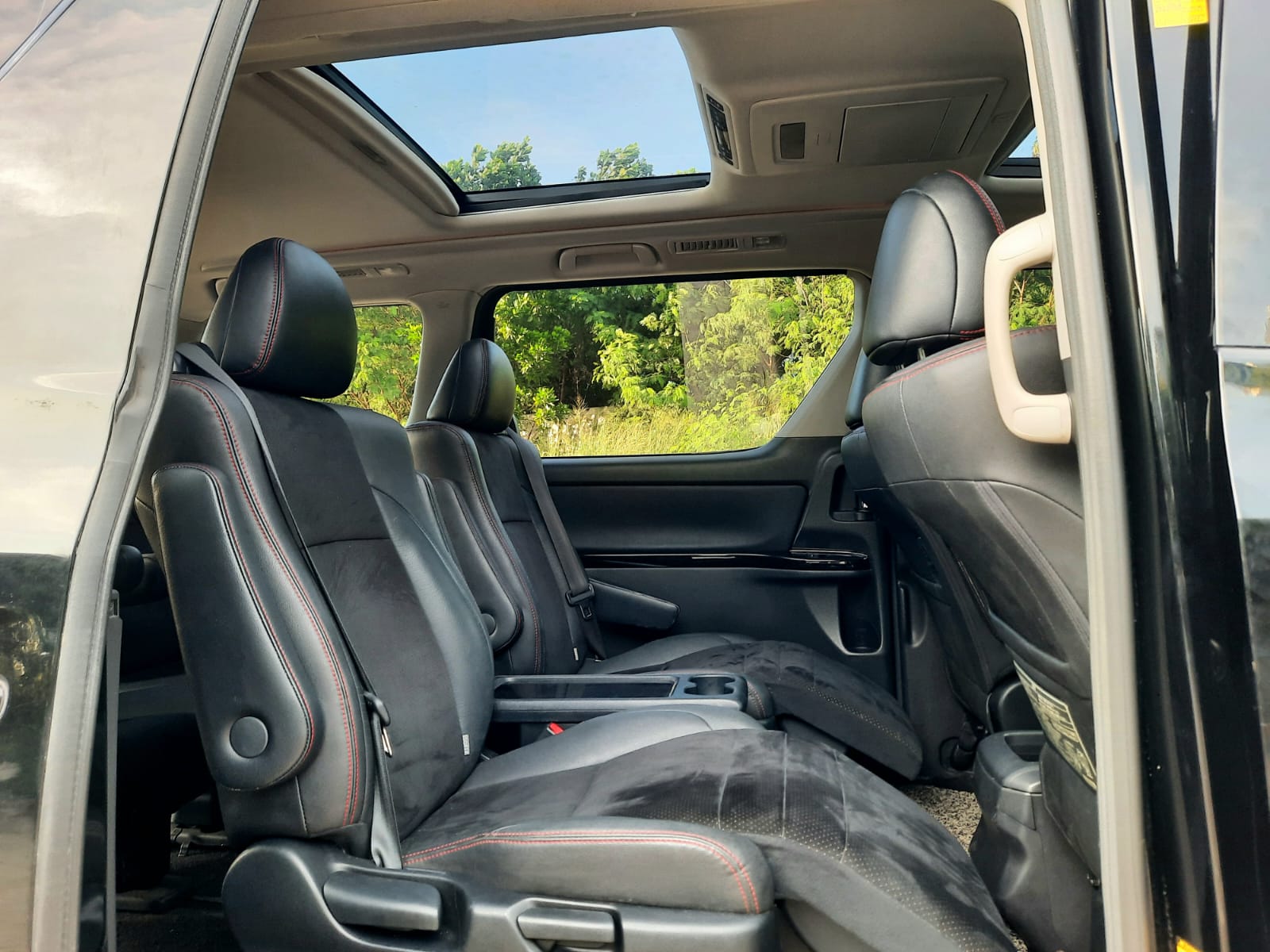 2013 Toyota Alphard Vellfire 2.4 Z A/T GOLDEN EYES 2013 Toyota Alphard Vellfire 2.4 Z A/T GOLDEN EYES