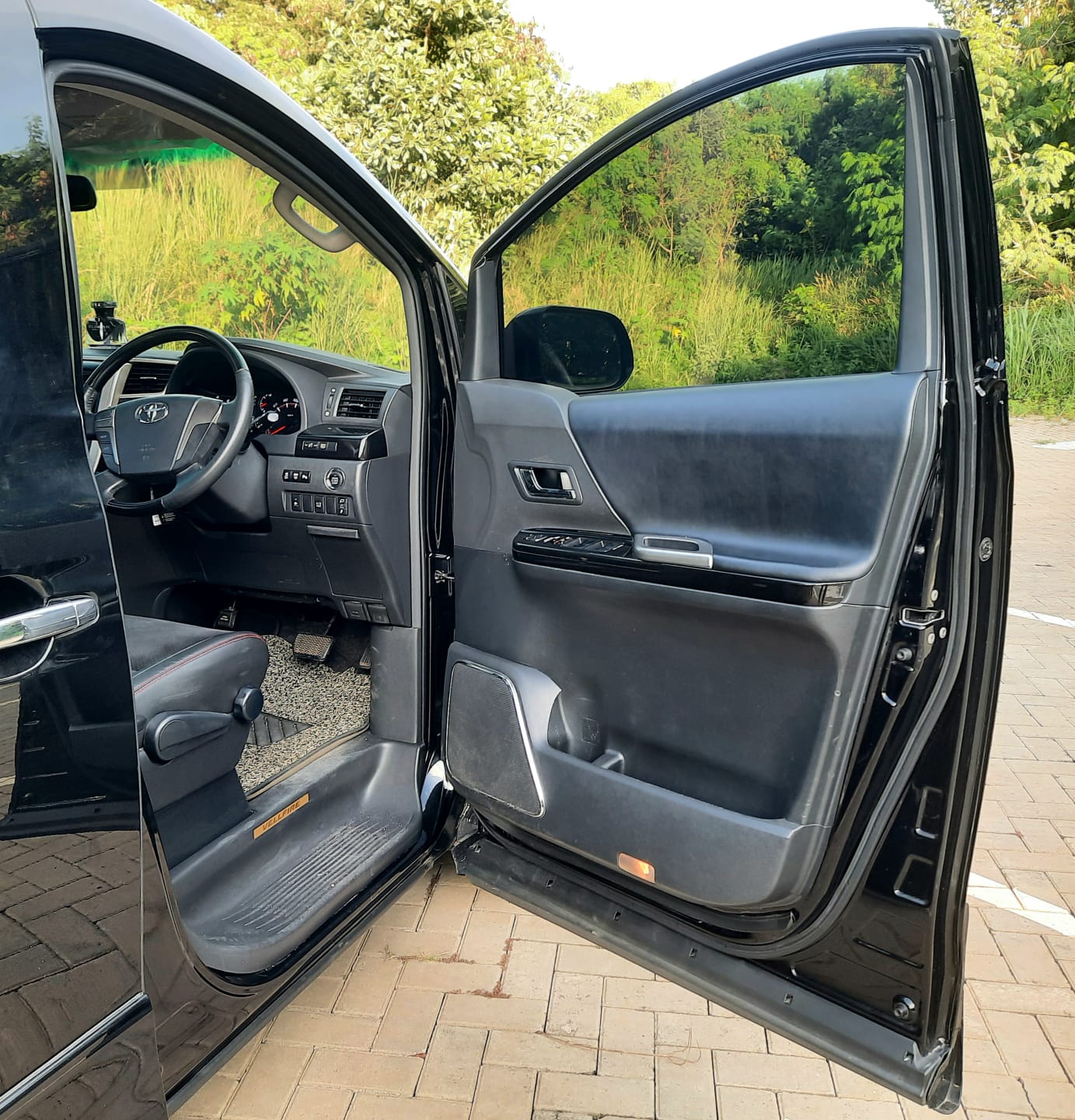 2013 Toyota Alphard Vellfire 2.4 Z A/T GOLDEN EYES 2013 Toyota Alphard Vellfire 2.4 Z A/T GOLDEN EYES