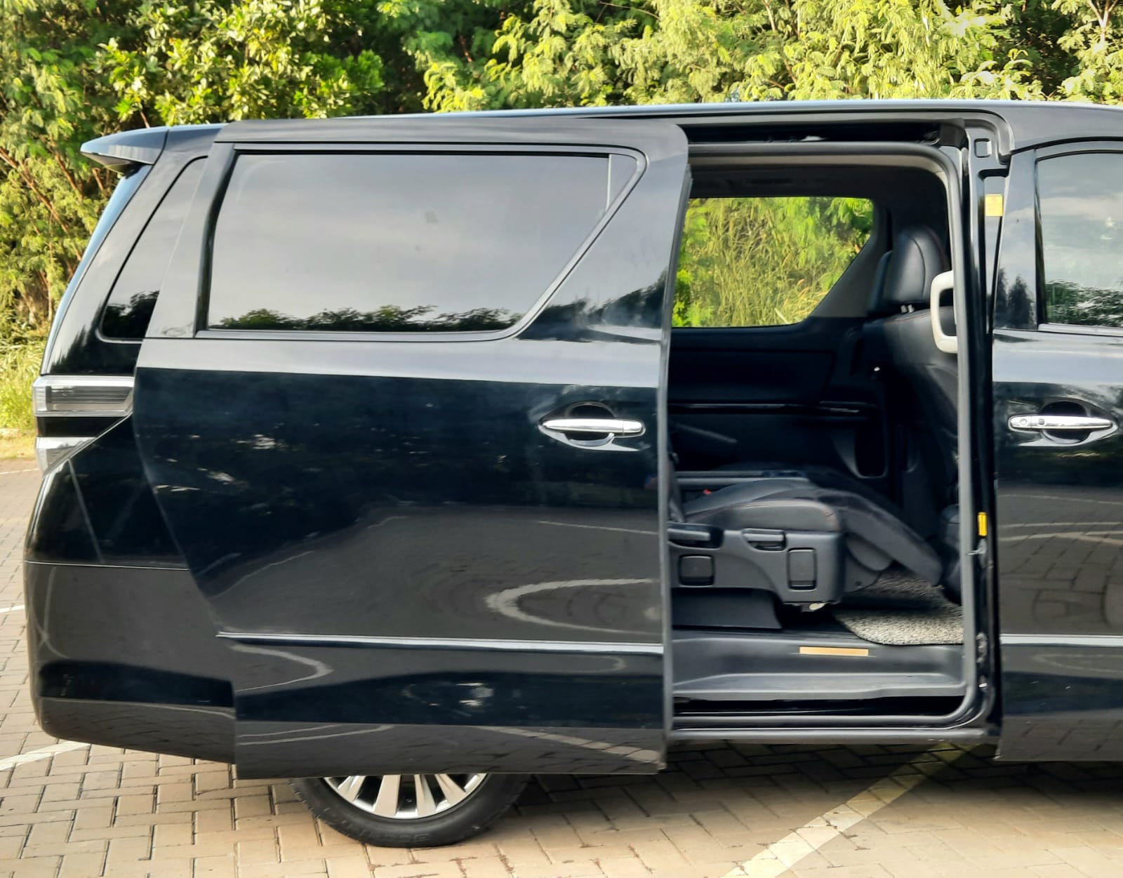 2013 Toyota Alphard Vellfire 2.4 Z A/T GOLDEN EYES 2013 Toyota Alphard Vellfire 2.4 Z A/T GOLDEN EYES