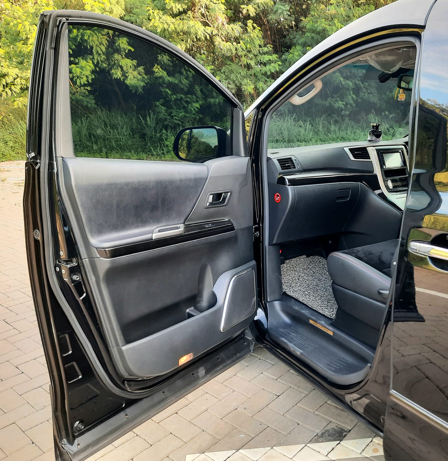 2013 Toyota Alphard Vellfire 2.4 Z A/T GOLDEN EYES 2013 Toyota Alphard Vellfire 2.4 Z A/T GOLDEN EYES