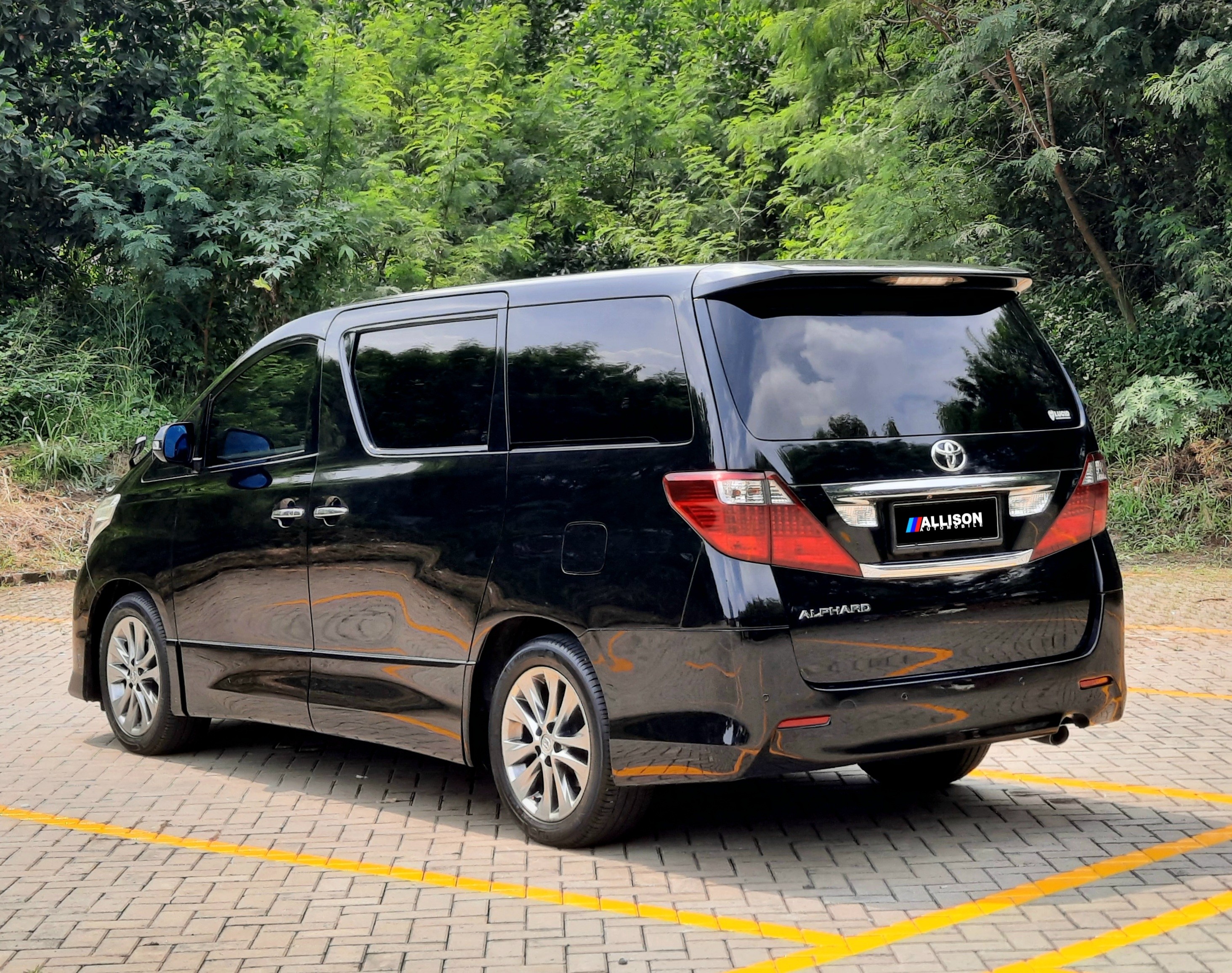 2011 Toyota Alphard  S 2.4 AT 2011 Toyota Alphard  S 2.4 AT