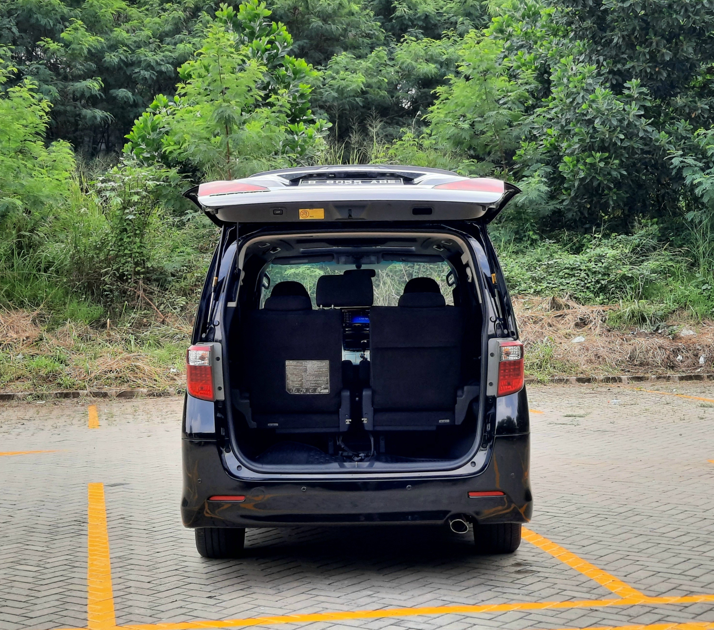 2011 Toyota Alphard  S 2.4 AT 2011 Toyota Alphard  S 2.4 AT