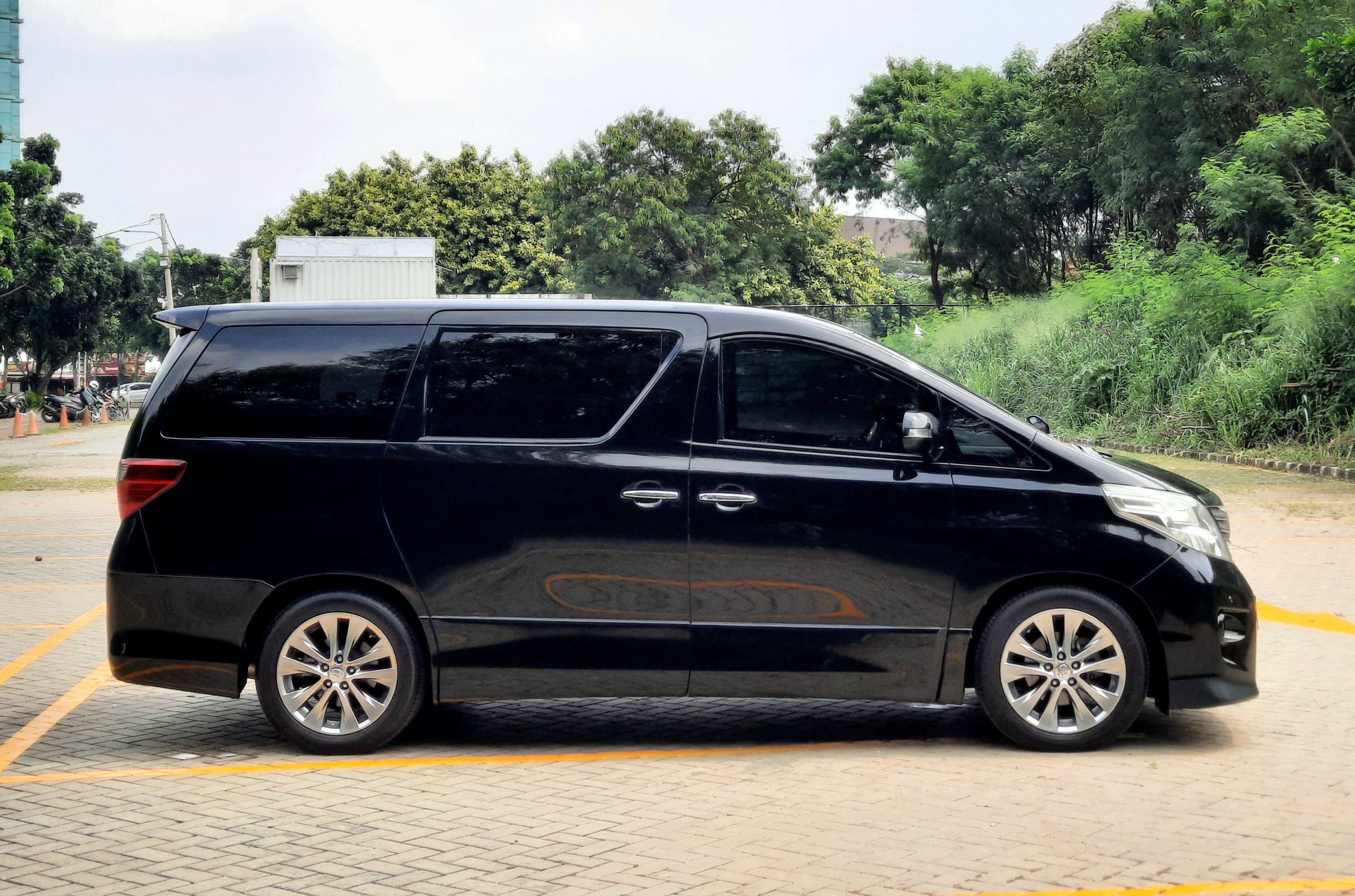 2011 Toyota Alphard  S 2.4 AT 2011 Toyota Alphard  S 2.4 AT
