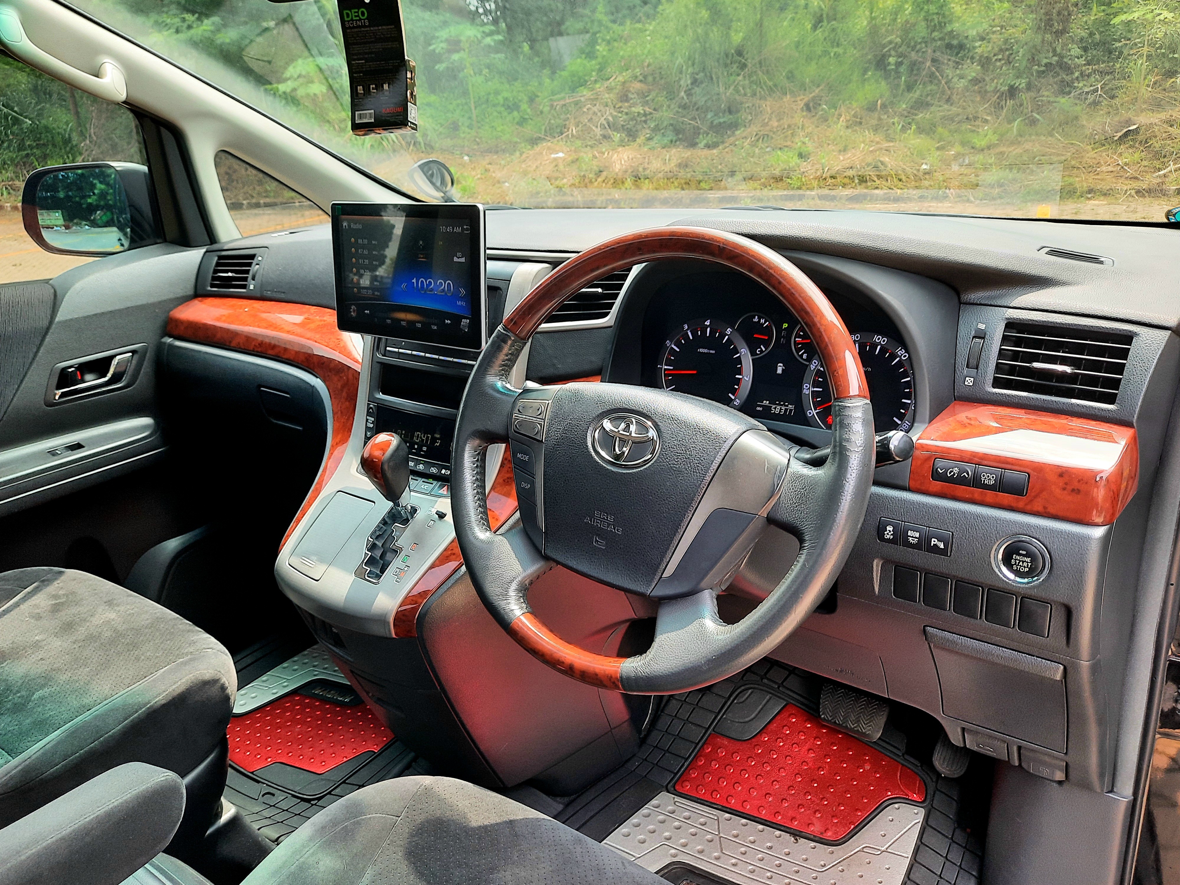 2011 Toyota Alphard  S 2.4 AT 2011 Toyota Alphard  S 2.4 AT